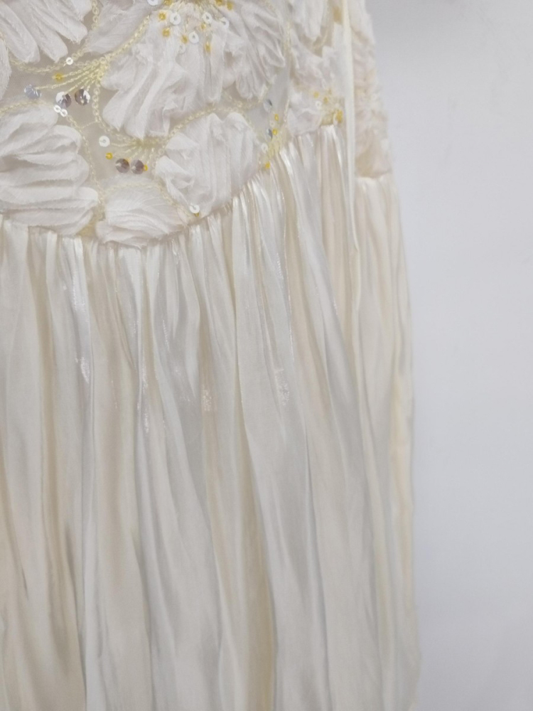 TWOTWINSTYLE Ruffled Sleeves Appliques Patchwork Lace Up Midi Dress