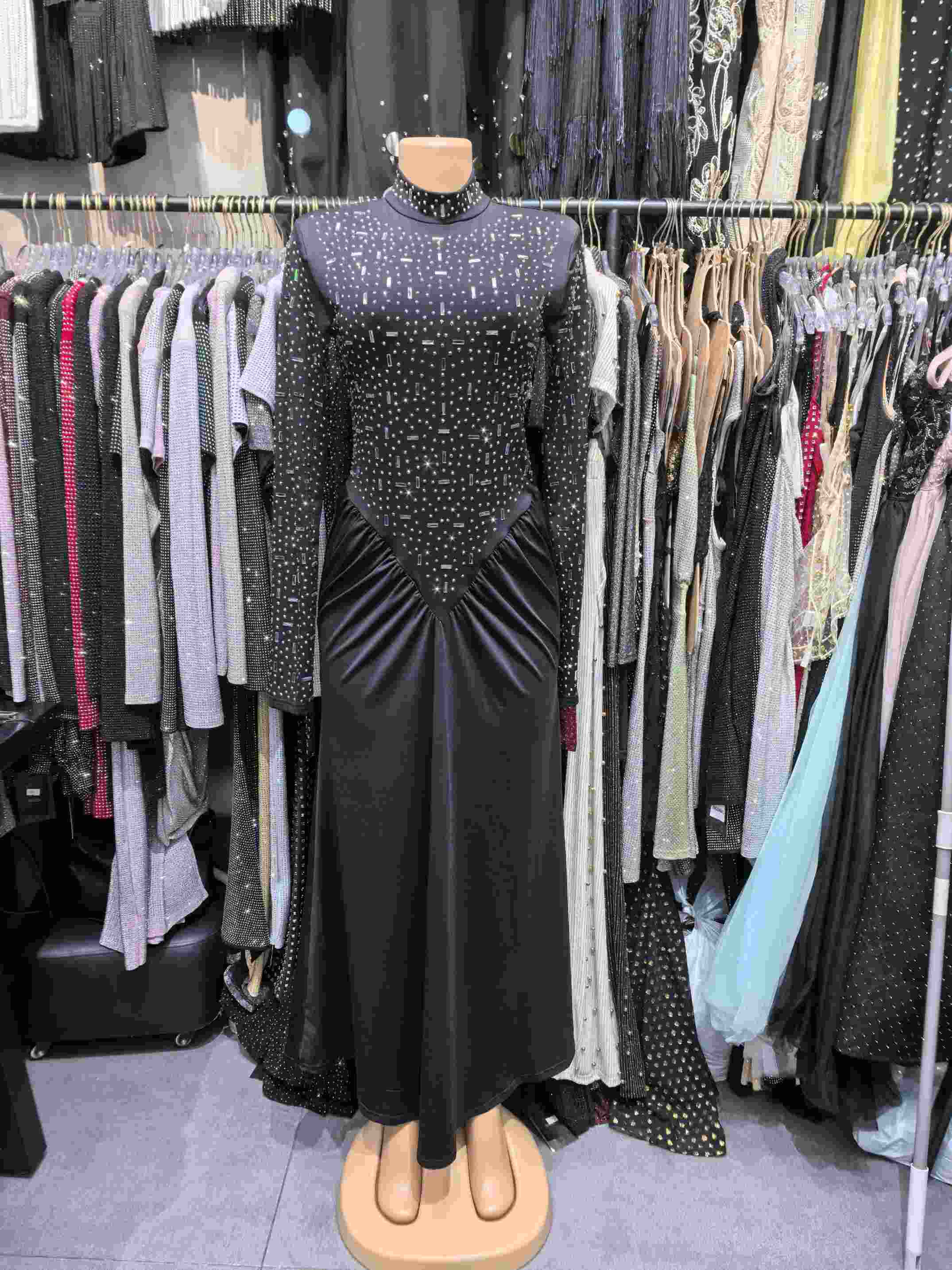 TWOTWINSTYLE High Neck Rhinestone Mesh Spliced Ruched Midi Dress