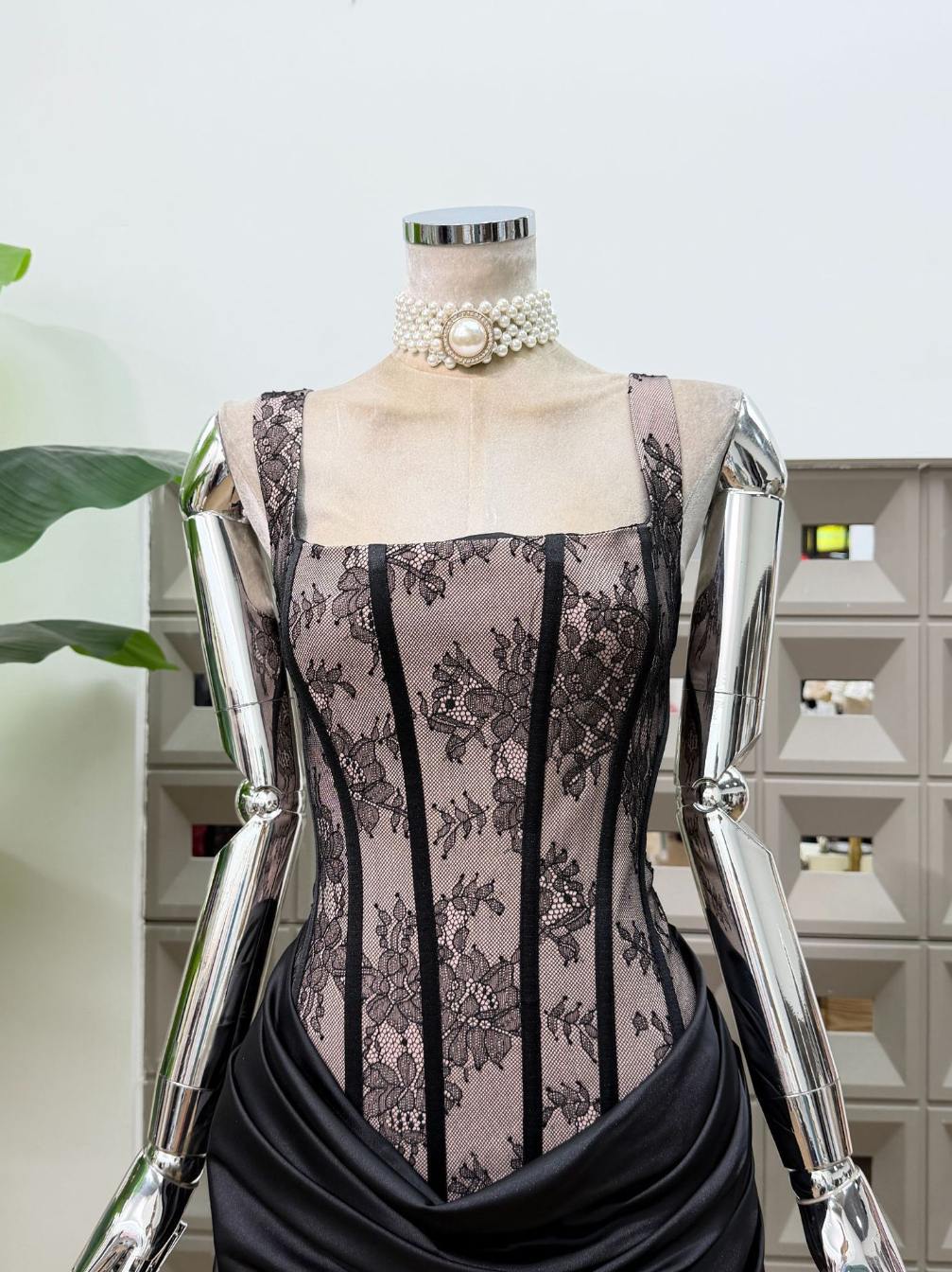 TWOTWINSTYLE Lace Corset Ruched Satin Bodycon Mini Dress