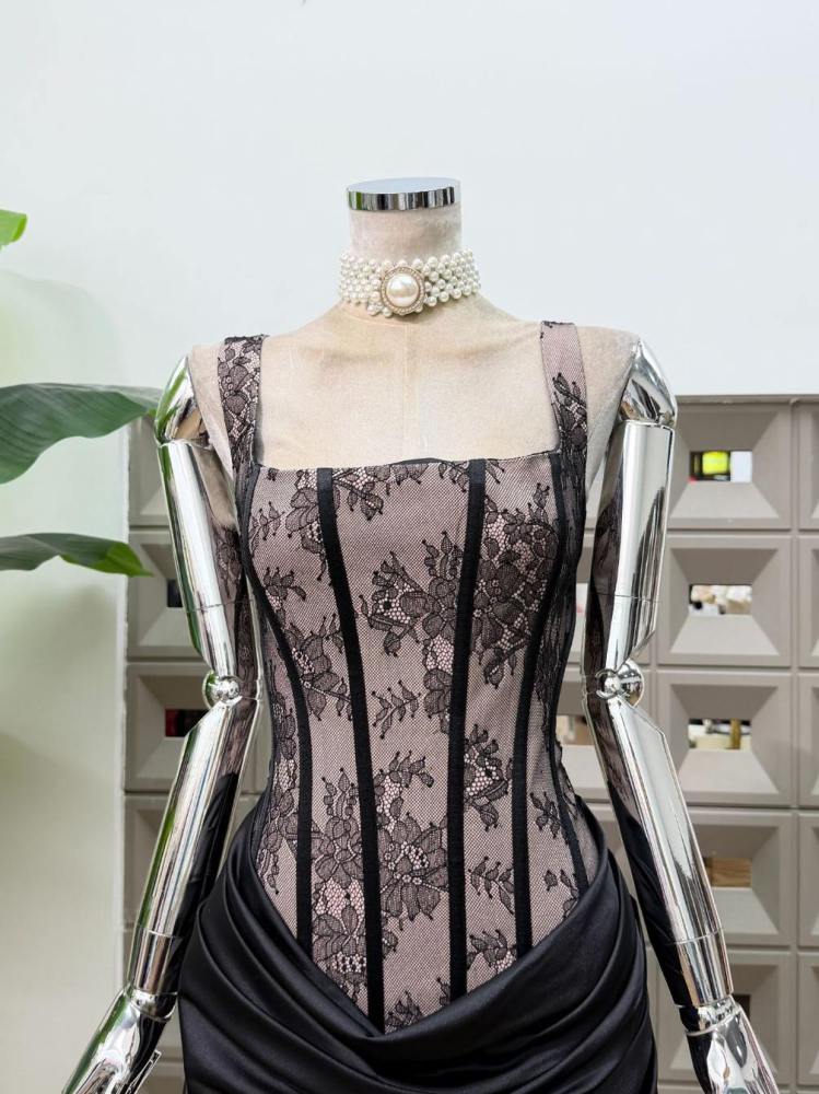 TWOTWINSTYLE Lace Corset Ruched Satin Bodycon Mini Dress