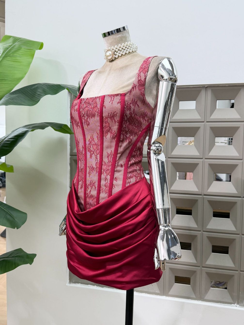 TWOTWINSTYLE Lace Corset Ruched Satin Bodycon Mini Dress