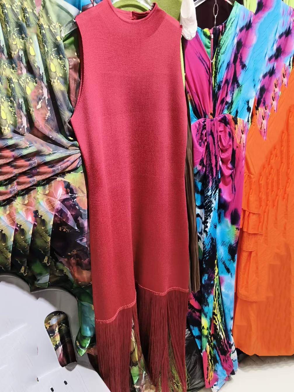 TWOTWINSTYLE Solid Sleeveless Spliced Tassel Fringe Side Slit Long Dress