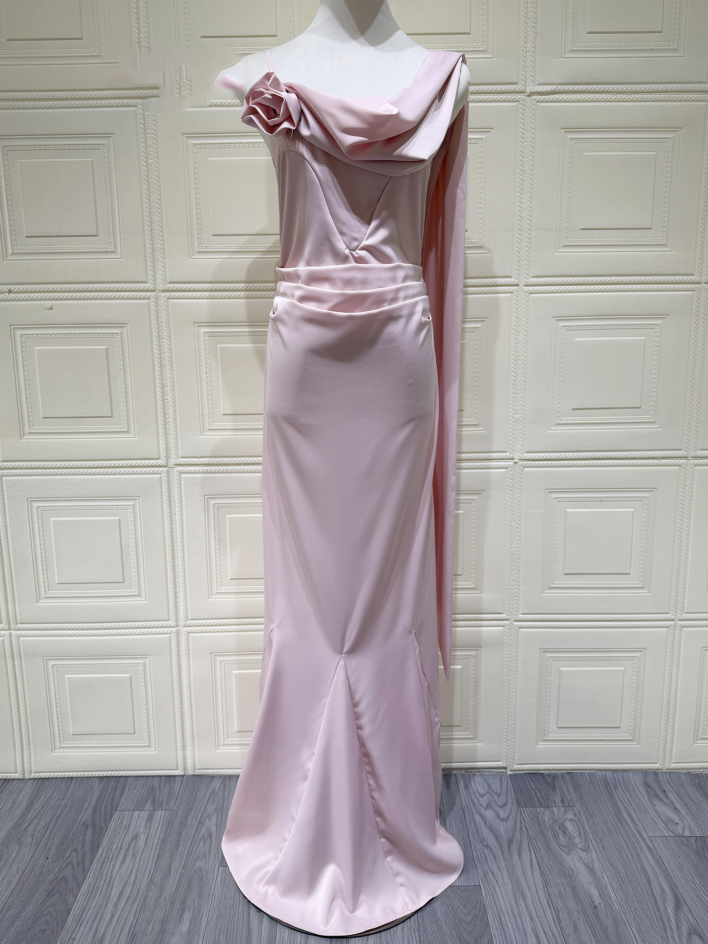 TWOTWINSTYLE 3D Flower Off One Shoulder Pleated Mermaid Maxi Dress