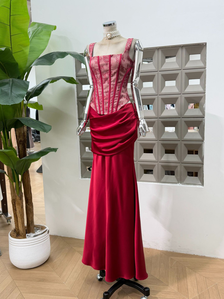 TWOTWINSTYLE Patchwork Lace Tunic Vest Pleated Skirt Sexy Set