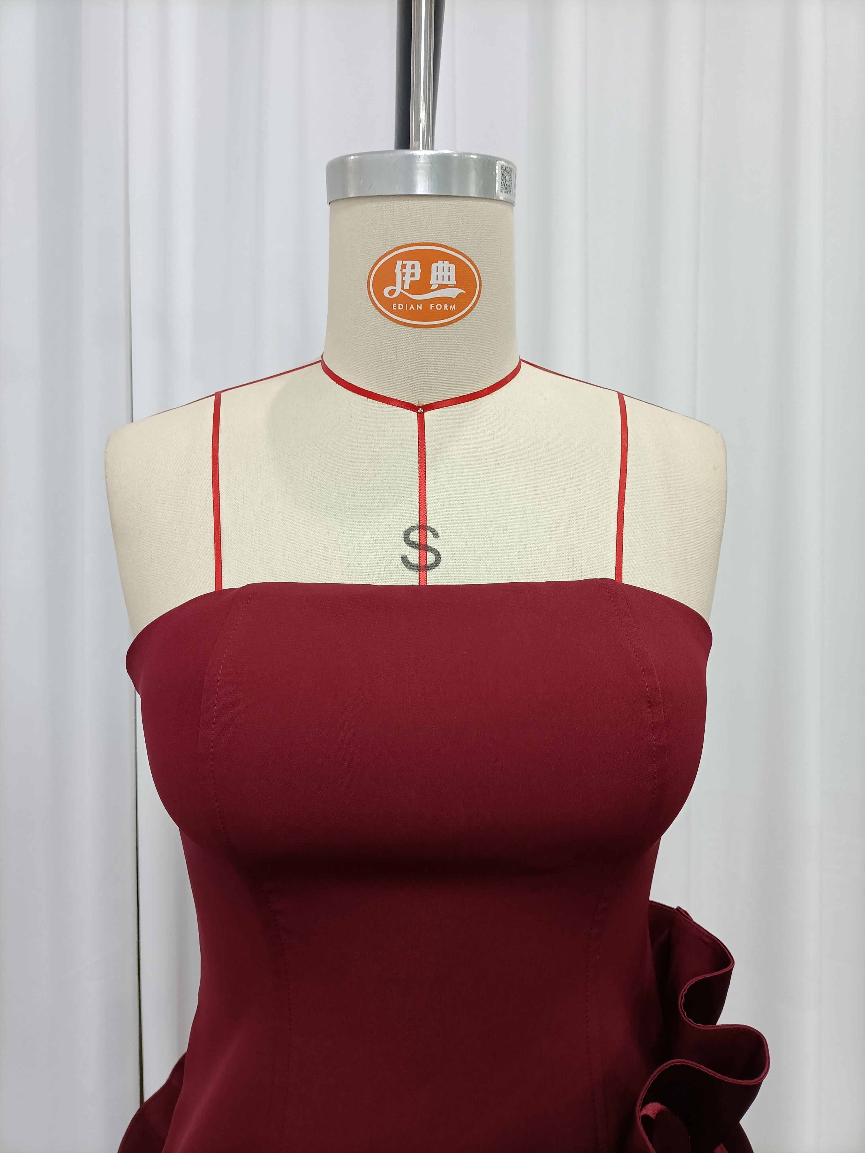 TWOTWINSTYLE Off Shoulder Asymmetrical Hem Design Dress