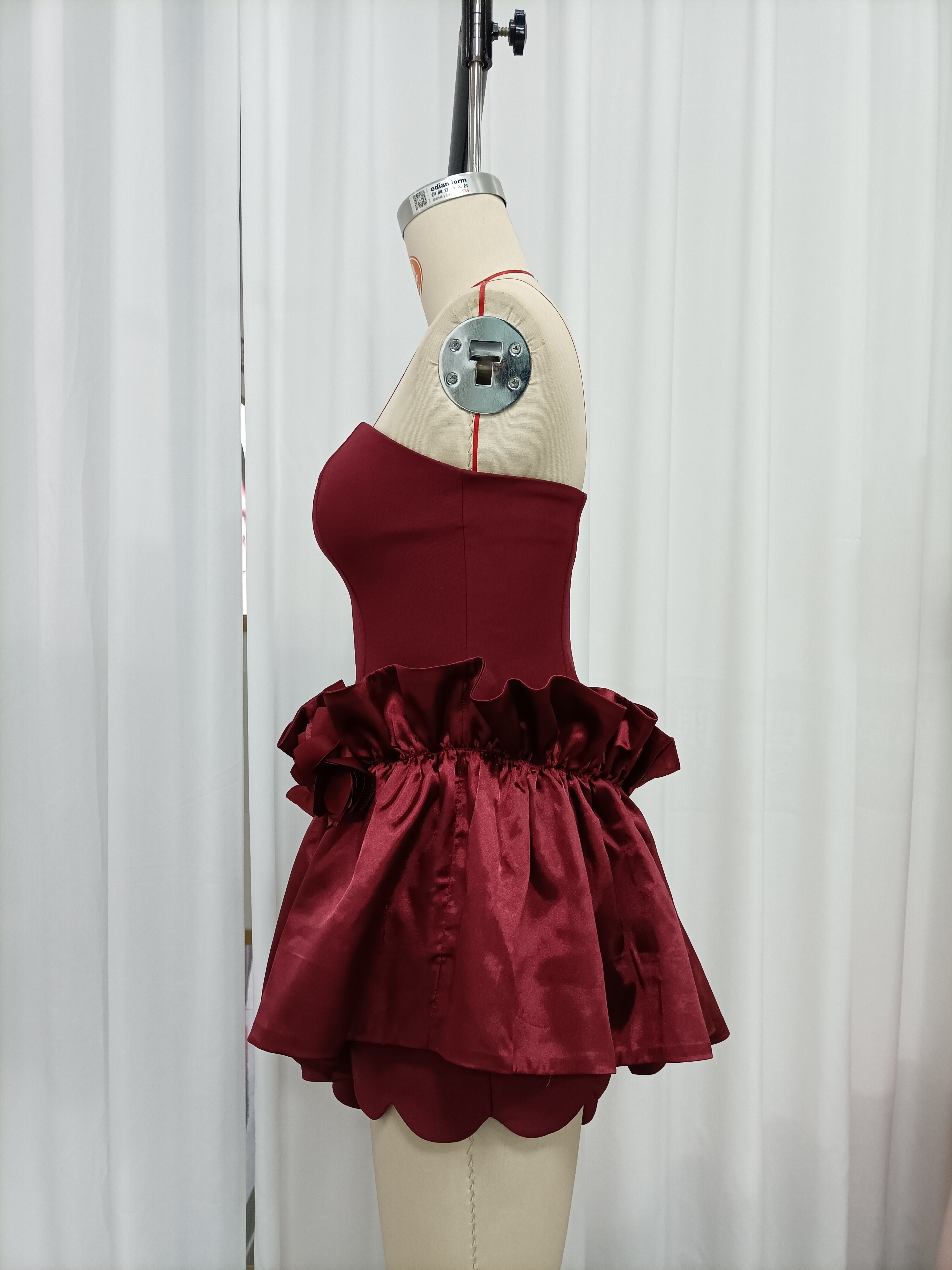 TWOTWINSTYLE Off Shoulder Asymmetrical Hem Design Dress