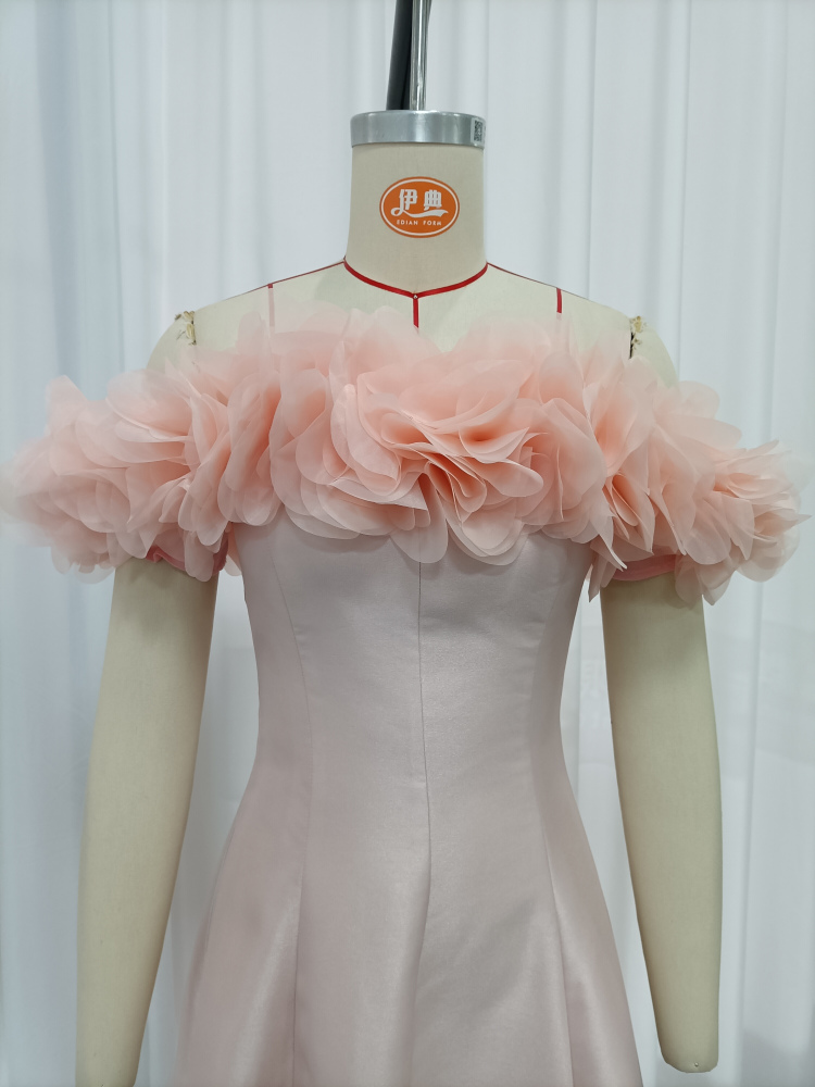 TWOTWINSTYLE Off Shoulder Patchwork 3D Tulle Flowers Elegant Dress