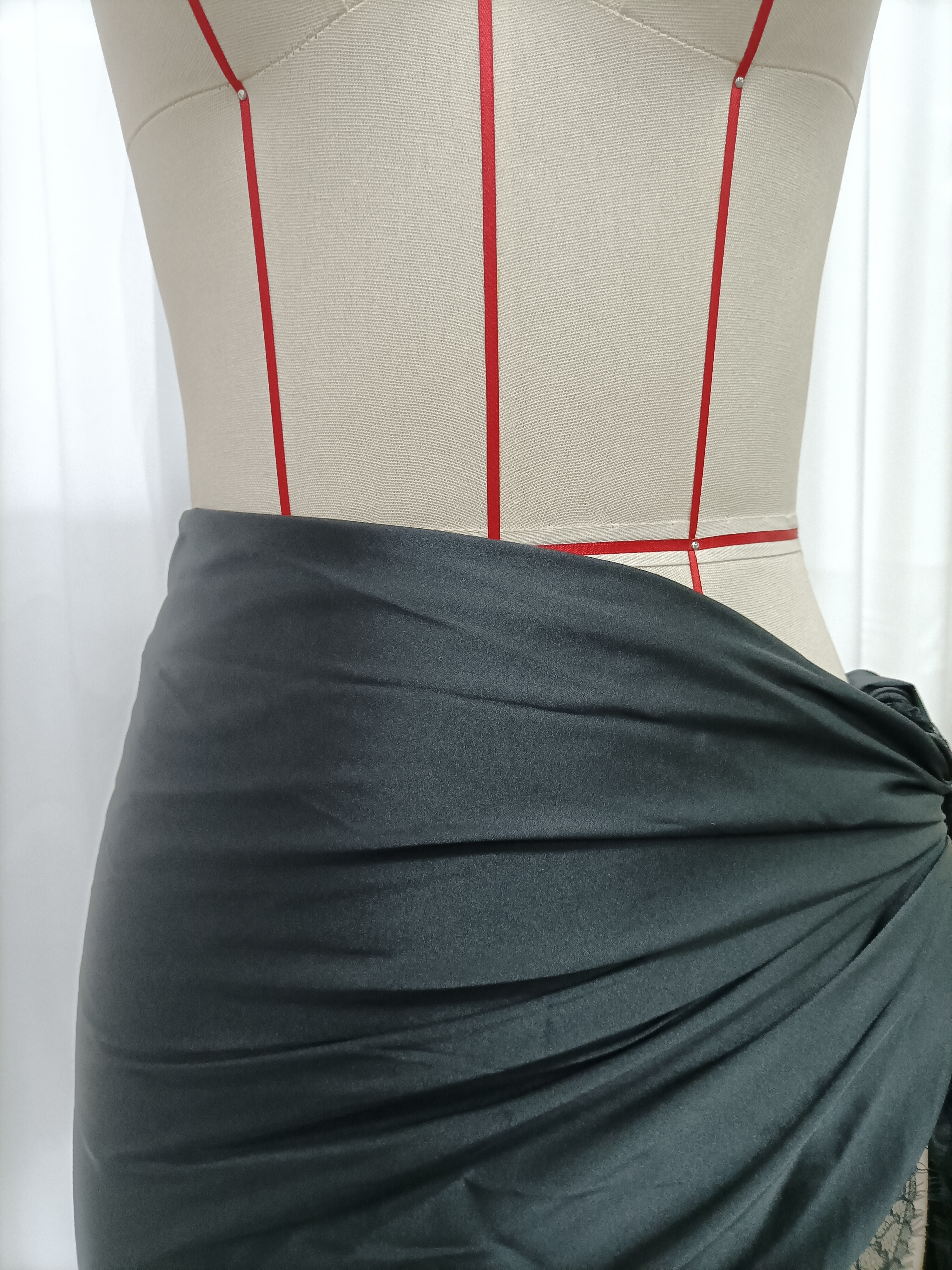 TWOTWINSTYLE Spliced Lace Satin Design Skirt