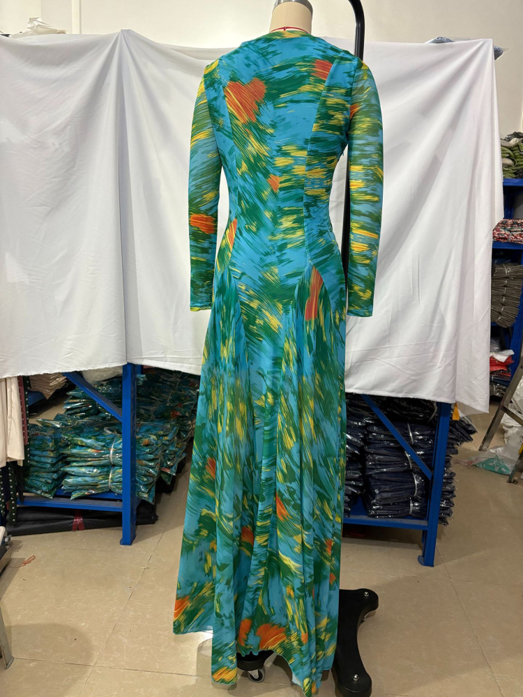 TWOTWINSTYLE Long Sleeve Spliced Pearls Vintage Artistic Maxi Dress