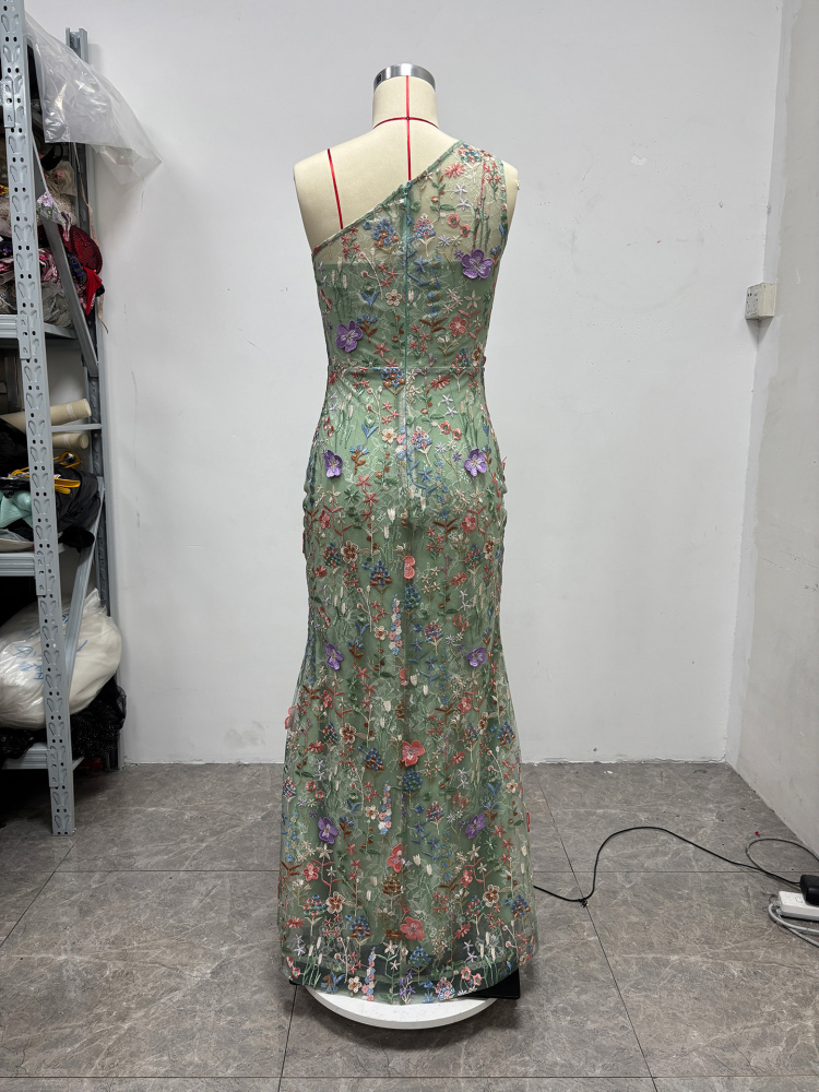 TWOTWINSTYLE Off Shoulder Spliced Appliques Elegant Dress