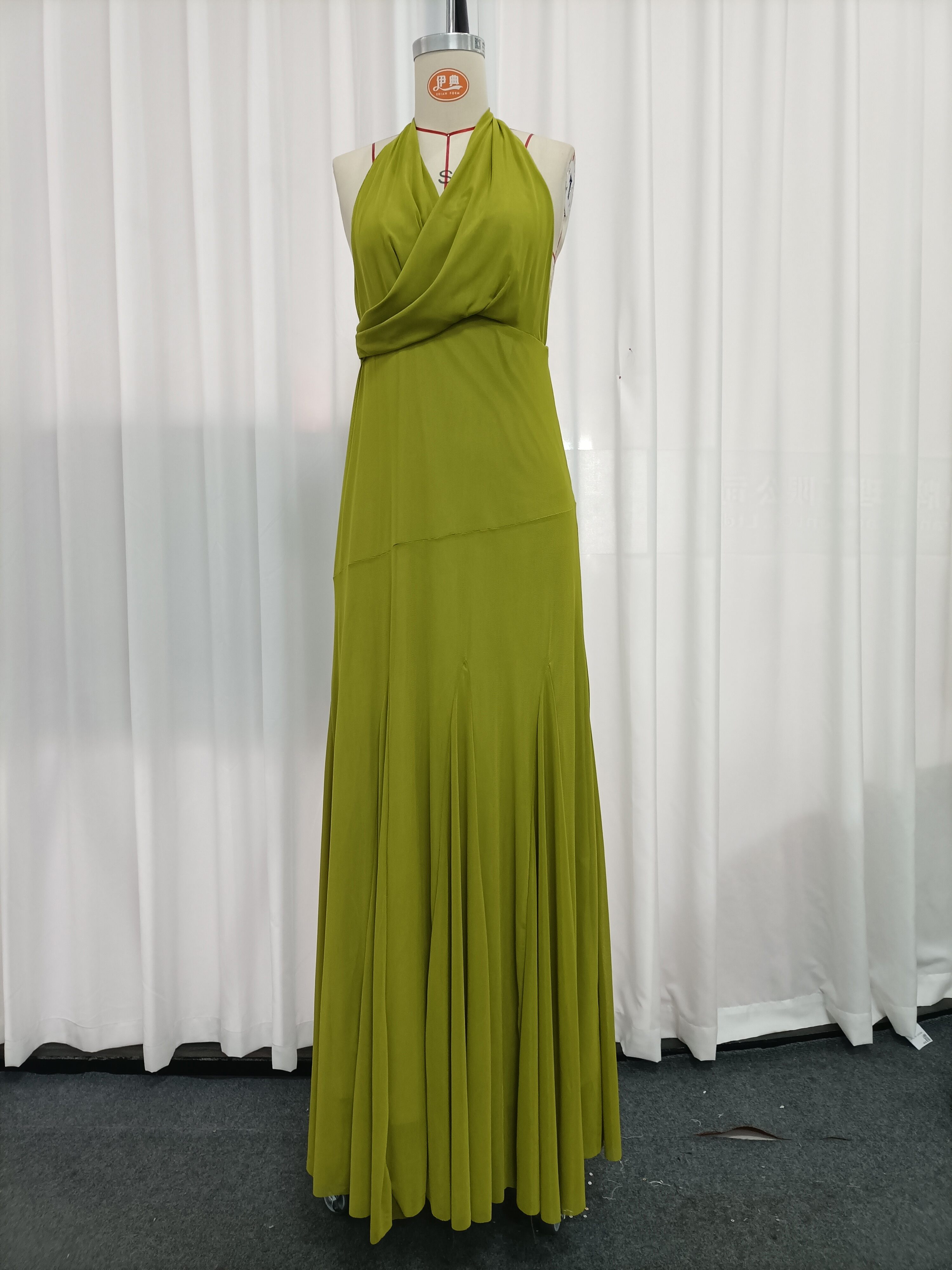 TWOTWINSTYLE Off Shoulder Pleated High Waist Vintage Dress