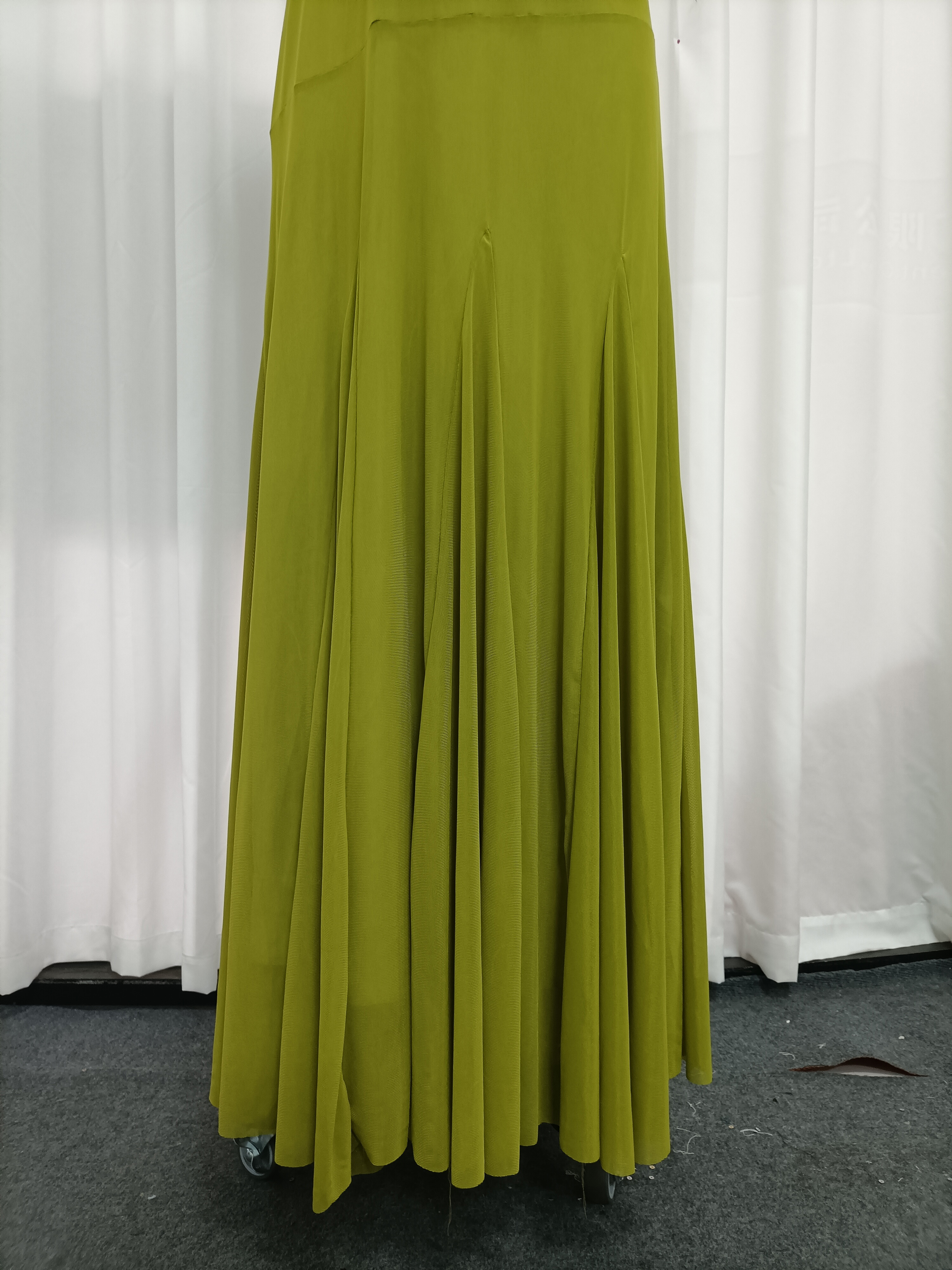TWOTWINSTYLE Off Shoulder Pleated High Waist Vintage Dress