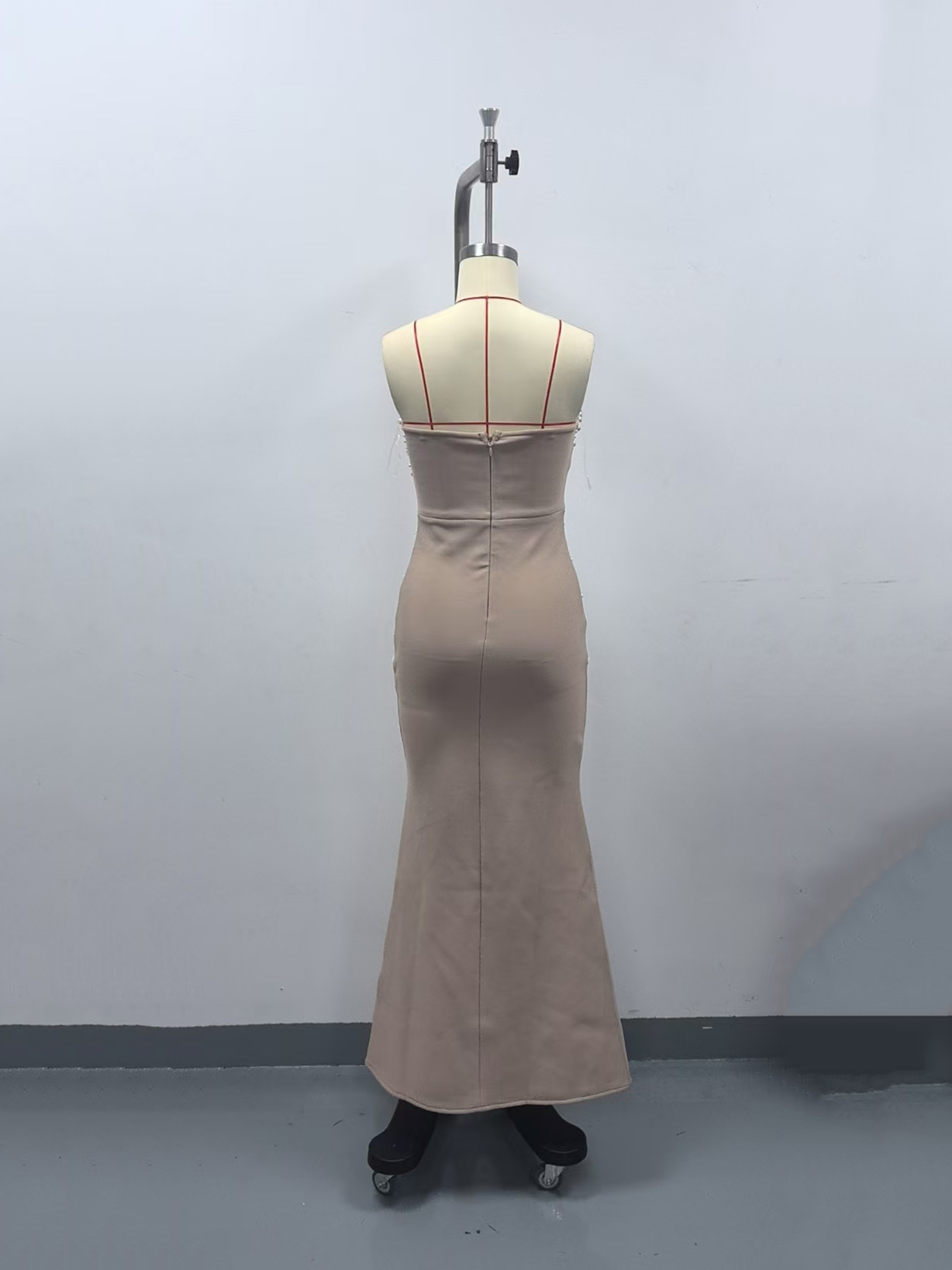 TWOTWINSTYLE Off Shoulder Spliced Pearl Hit Color Fashion Dress