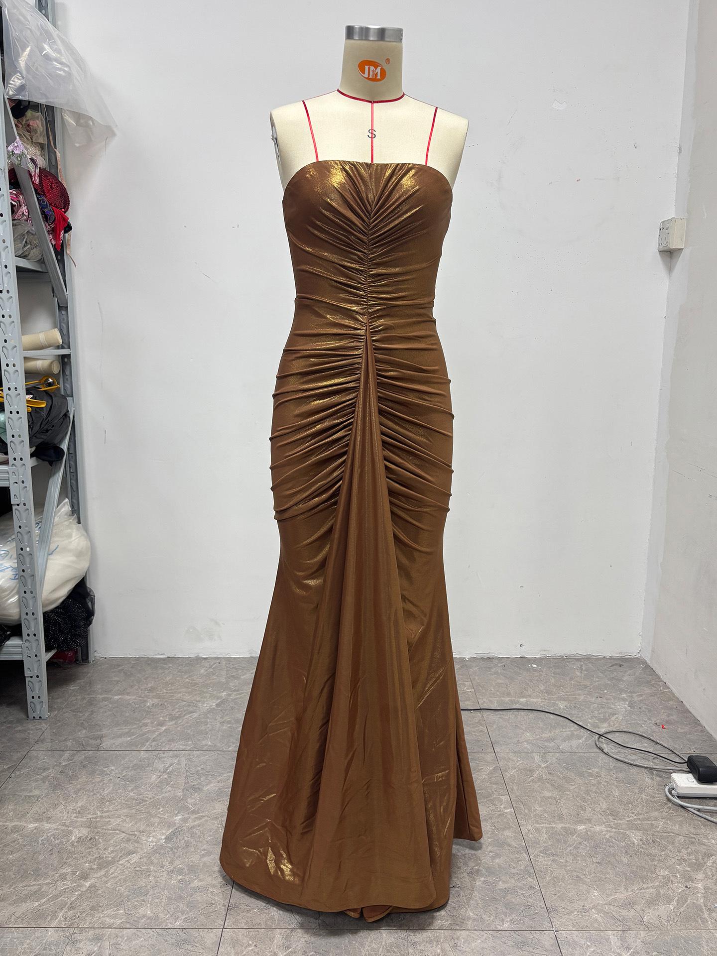 TWOTWINSTYLE Strapless Metallic Ruched Vintage Dress