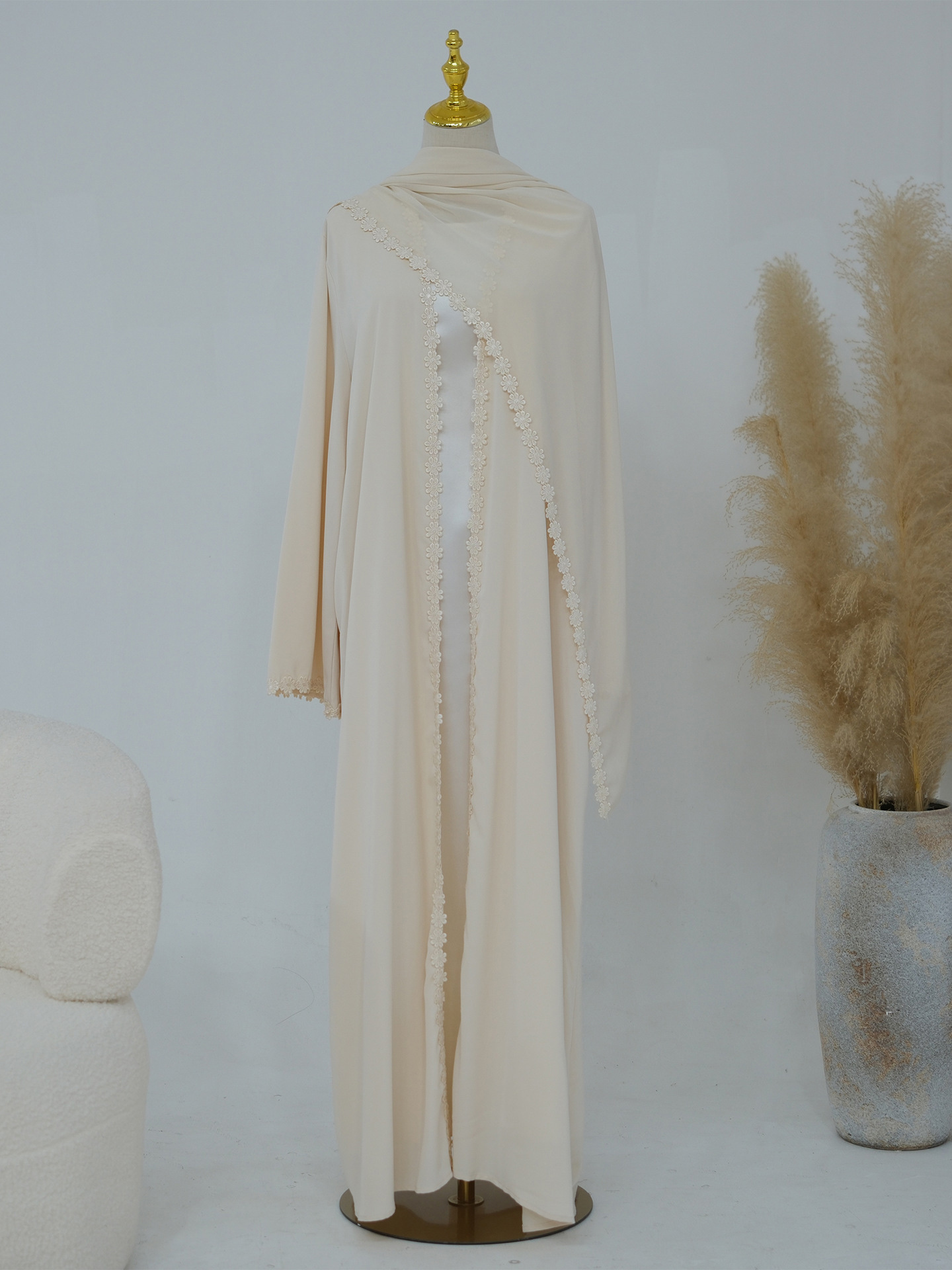 TWOTWINSTYLE Spliced Floral Lace Long Sleeve Minimalist Dress