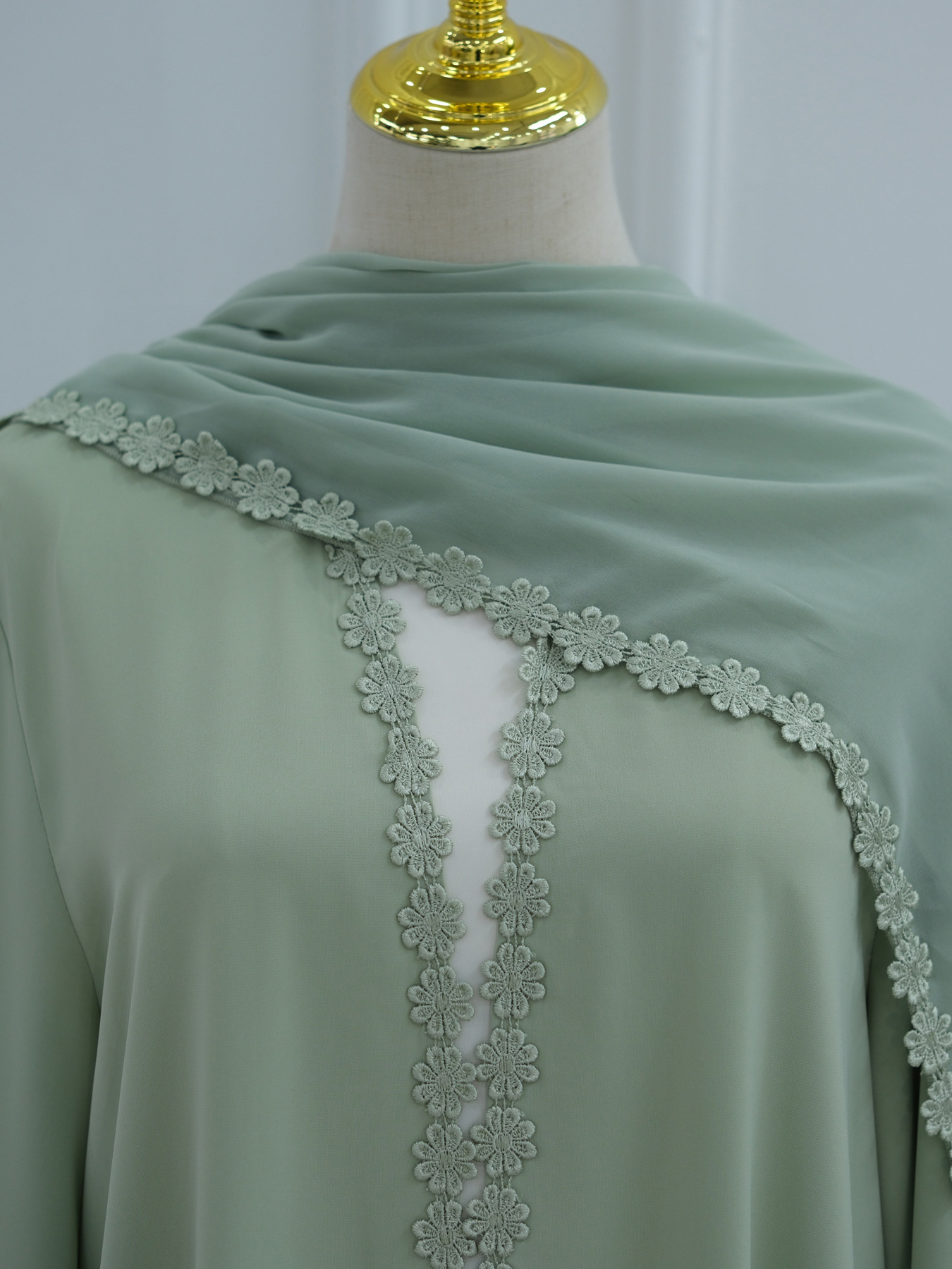 TWOTWINSTYLE Spliced Floral Lace Long Sleeve Minimalist Dress