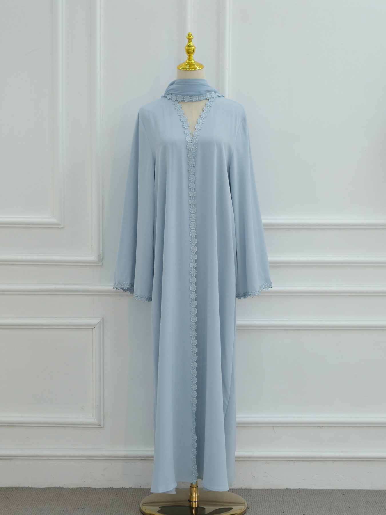 TWOTWINSTYLE Spliced Floral Lace Long Sleeve Minimalist Dress