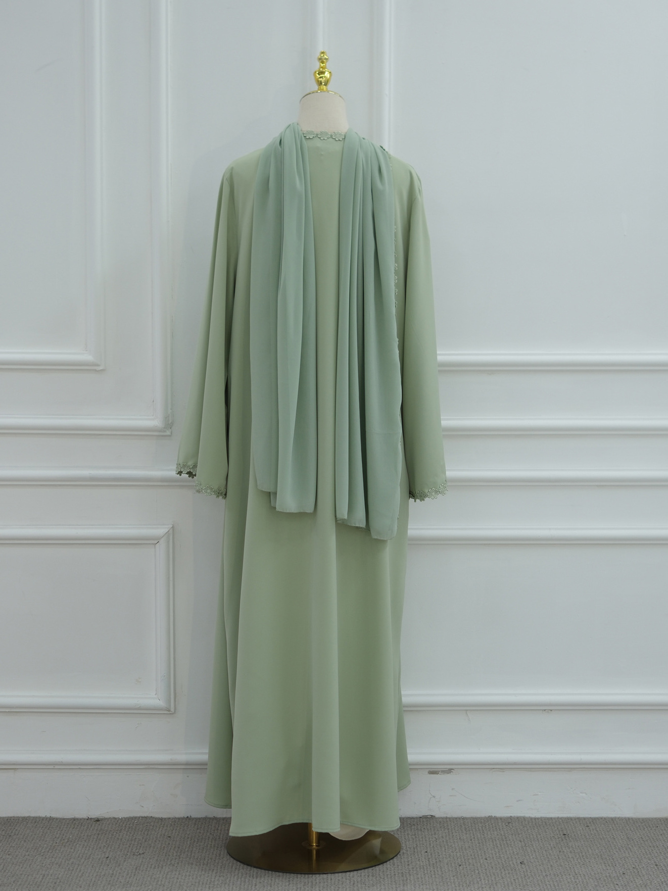TWOTWINSTYLE Spliced Floral Lace Long Sleeve Minimalist Dress