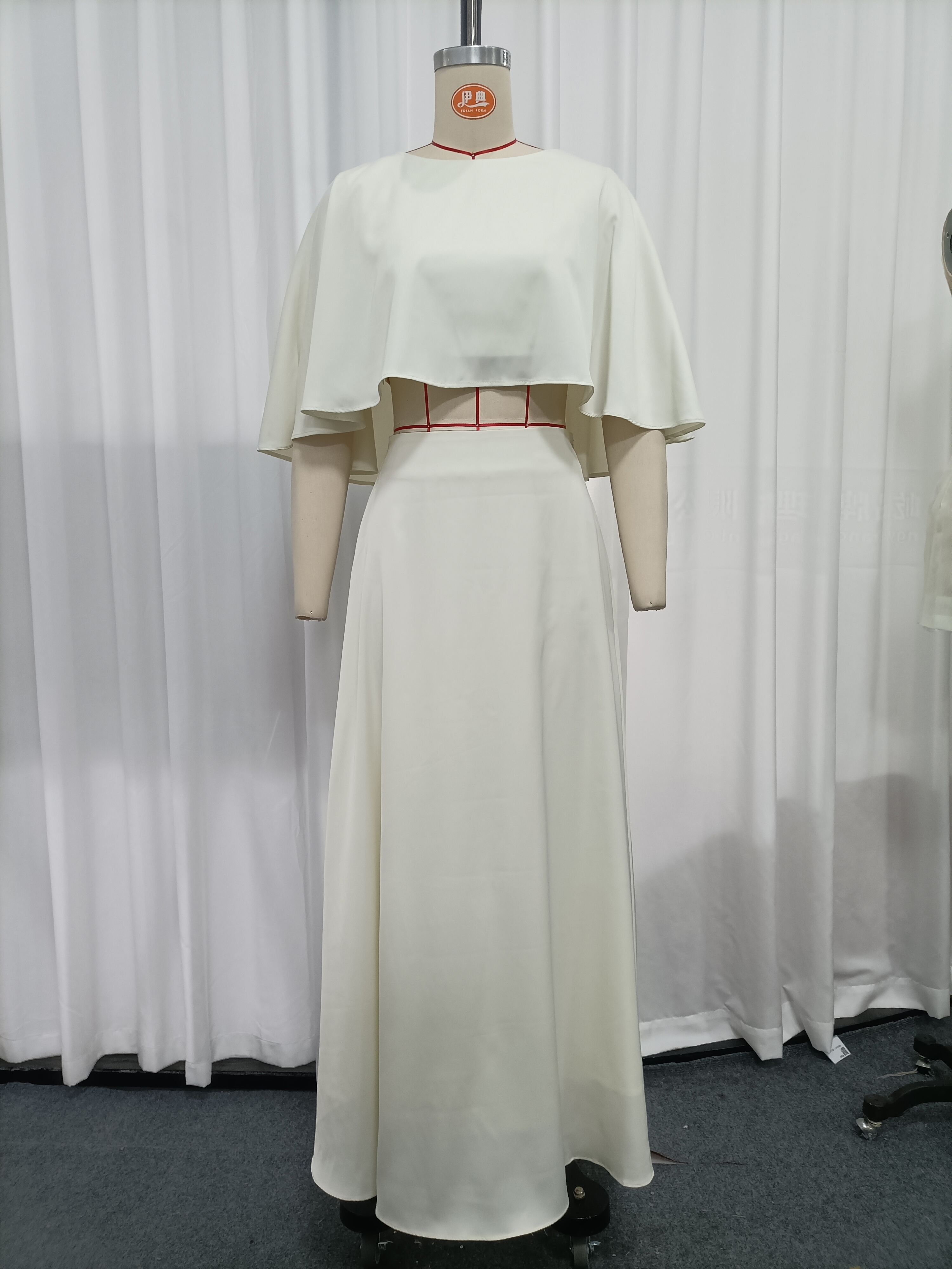 TWOTWINSTYLE Round Neck Cape Crop Top High Waist Skirt Elegant Set