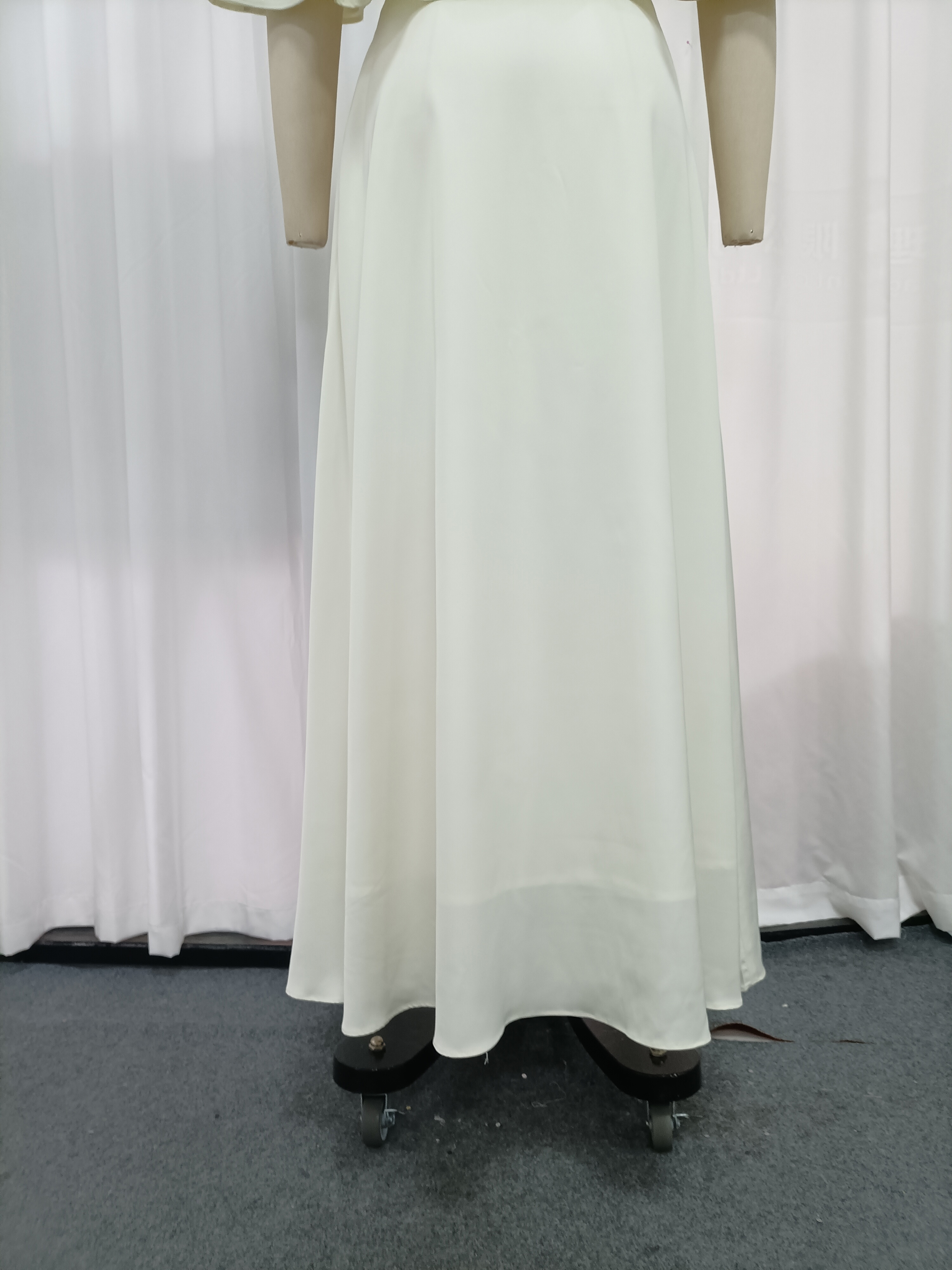 TWOTWINSTYLE Round Neck Cape Crop Top High Waist Skirt Elegant Set