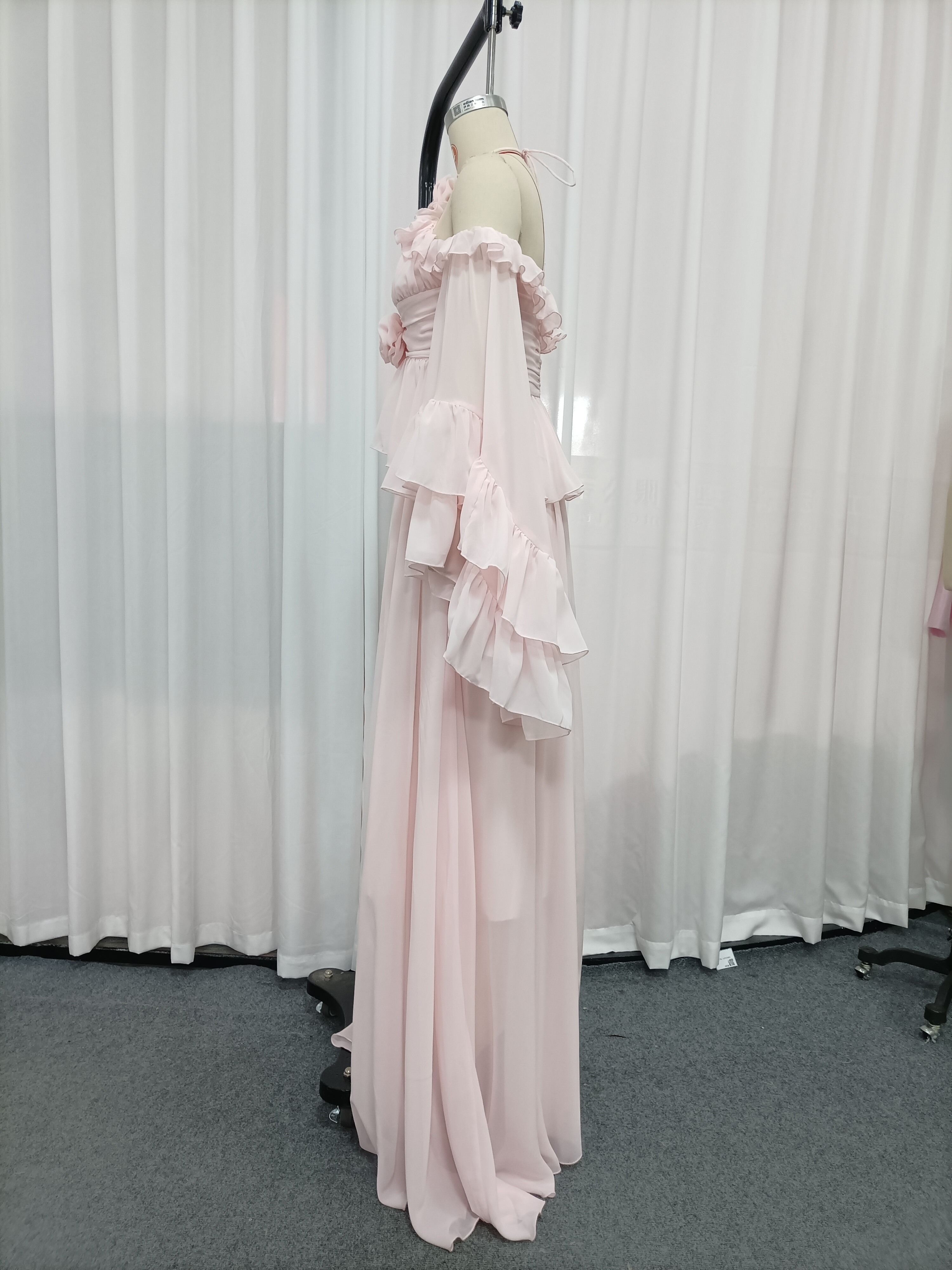 TWOTWINSTYLE Off Shoulder Spliced Flower Ruffles Elegant Dress