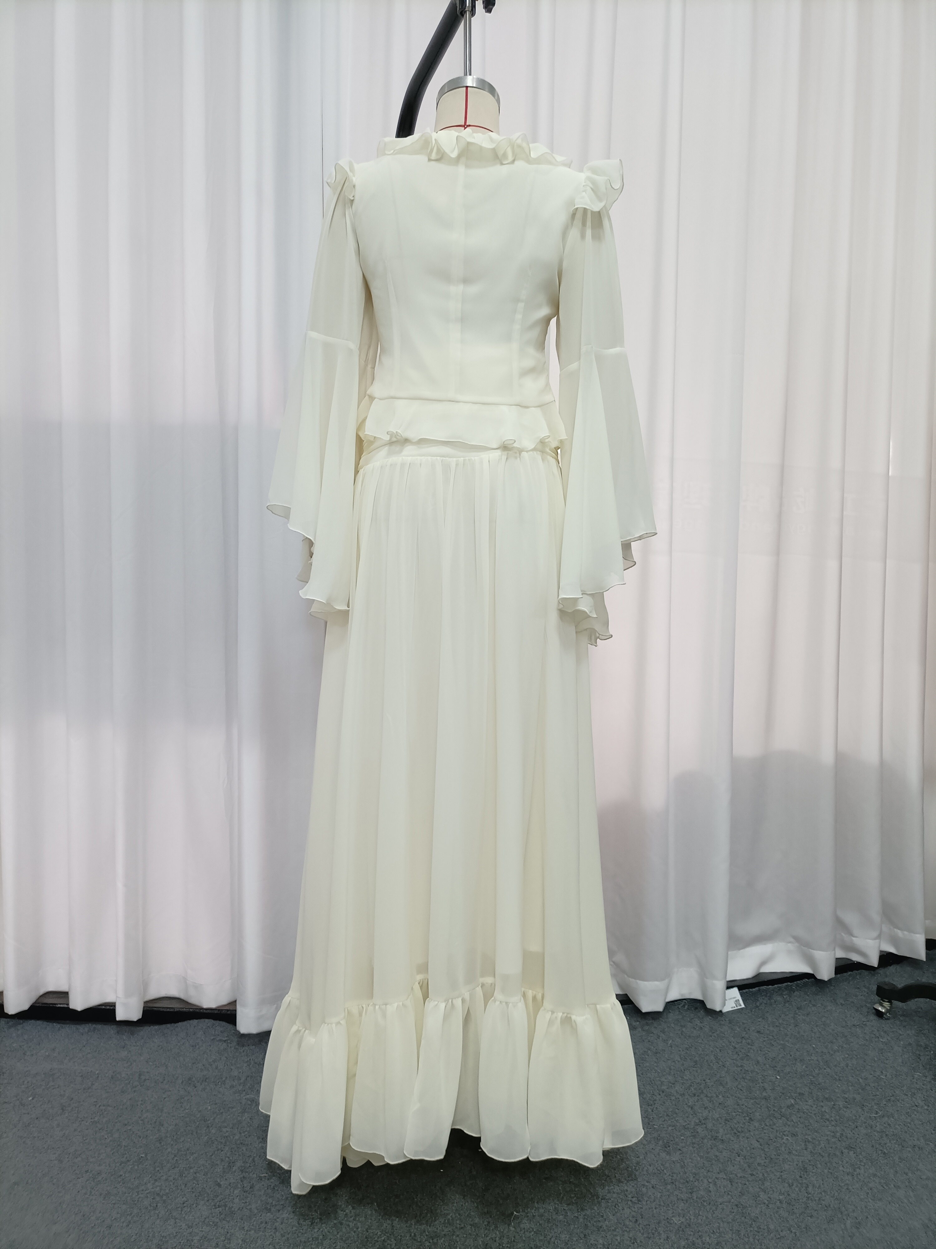 TWOTWINSTYLE Round Neck Long Sleeve Crop Top High Waist Fashion Dress