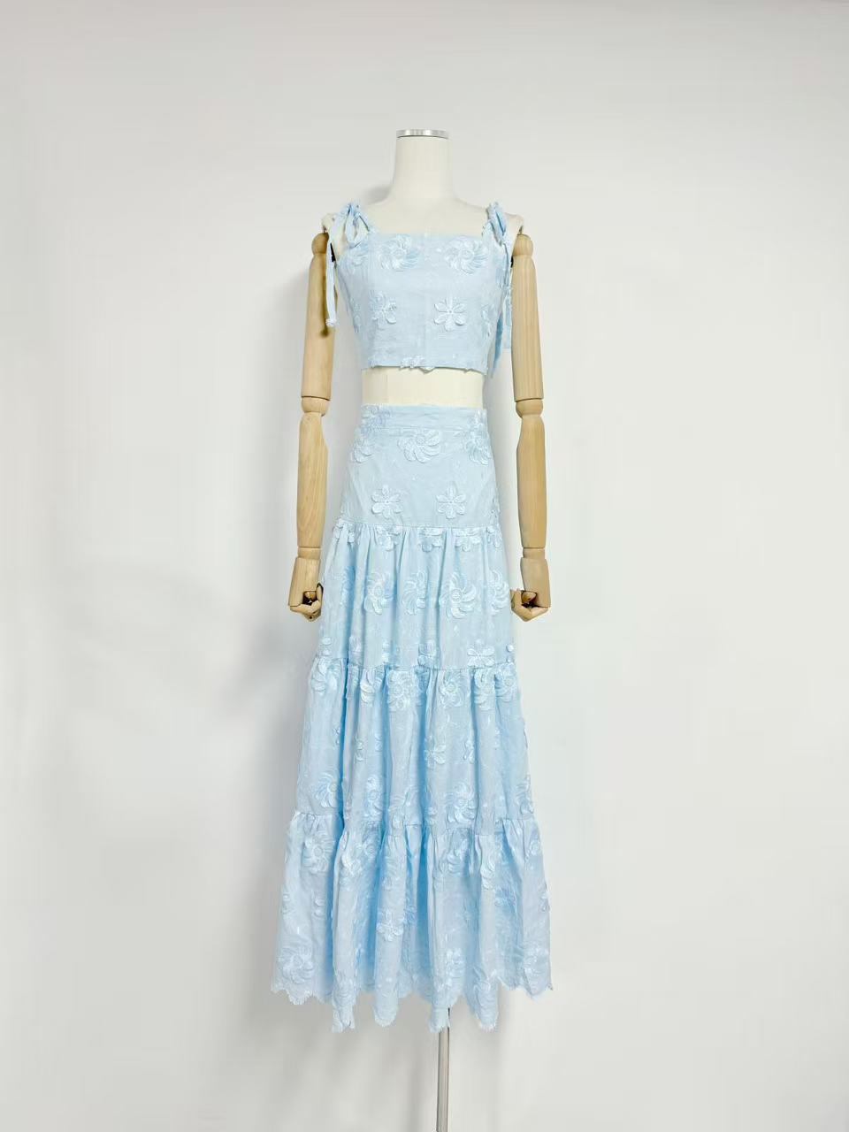 TWOTWINSTYLE Tie Strap Crop Top Patchwork Lace High Waist Skirt Fashion Set
