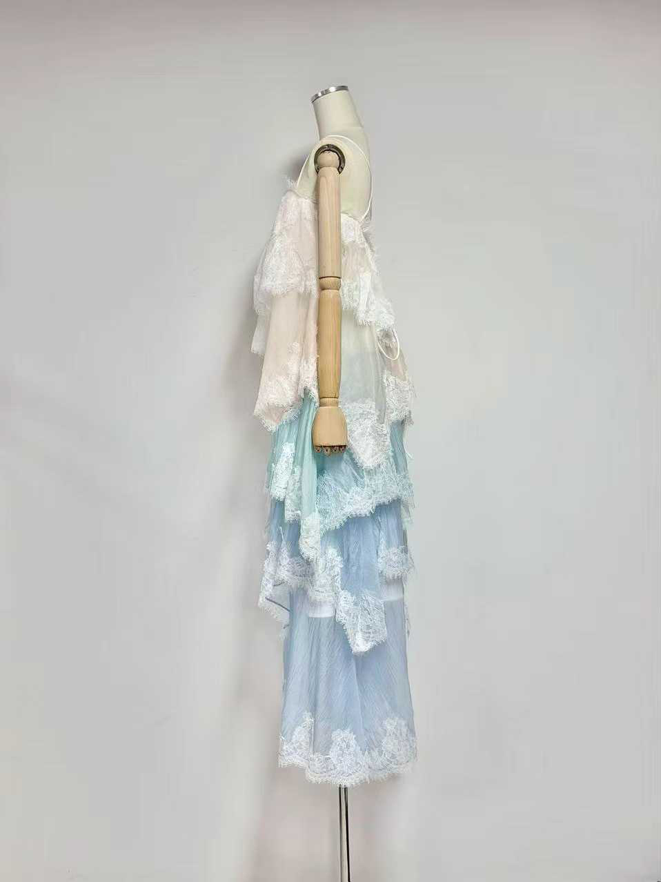 TWOTWINSTYLE Gradient Layered Spliced Lace Dreamy Maxi Dress