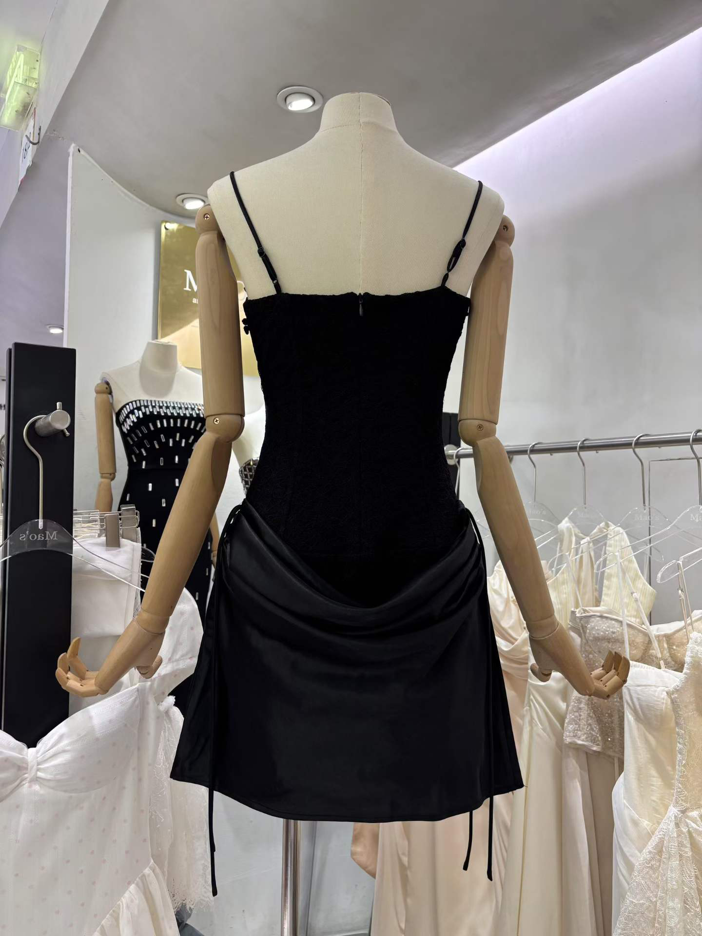 TWOTWINSTYLE Patchwork Appliques Lace Pleated High Waist Design Dress