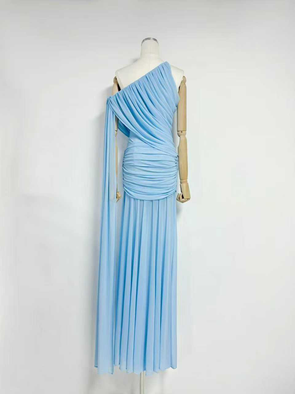 TWOTWINSTYLE Off Shoulder Pleated Side Split Vintage Dress