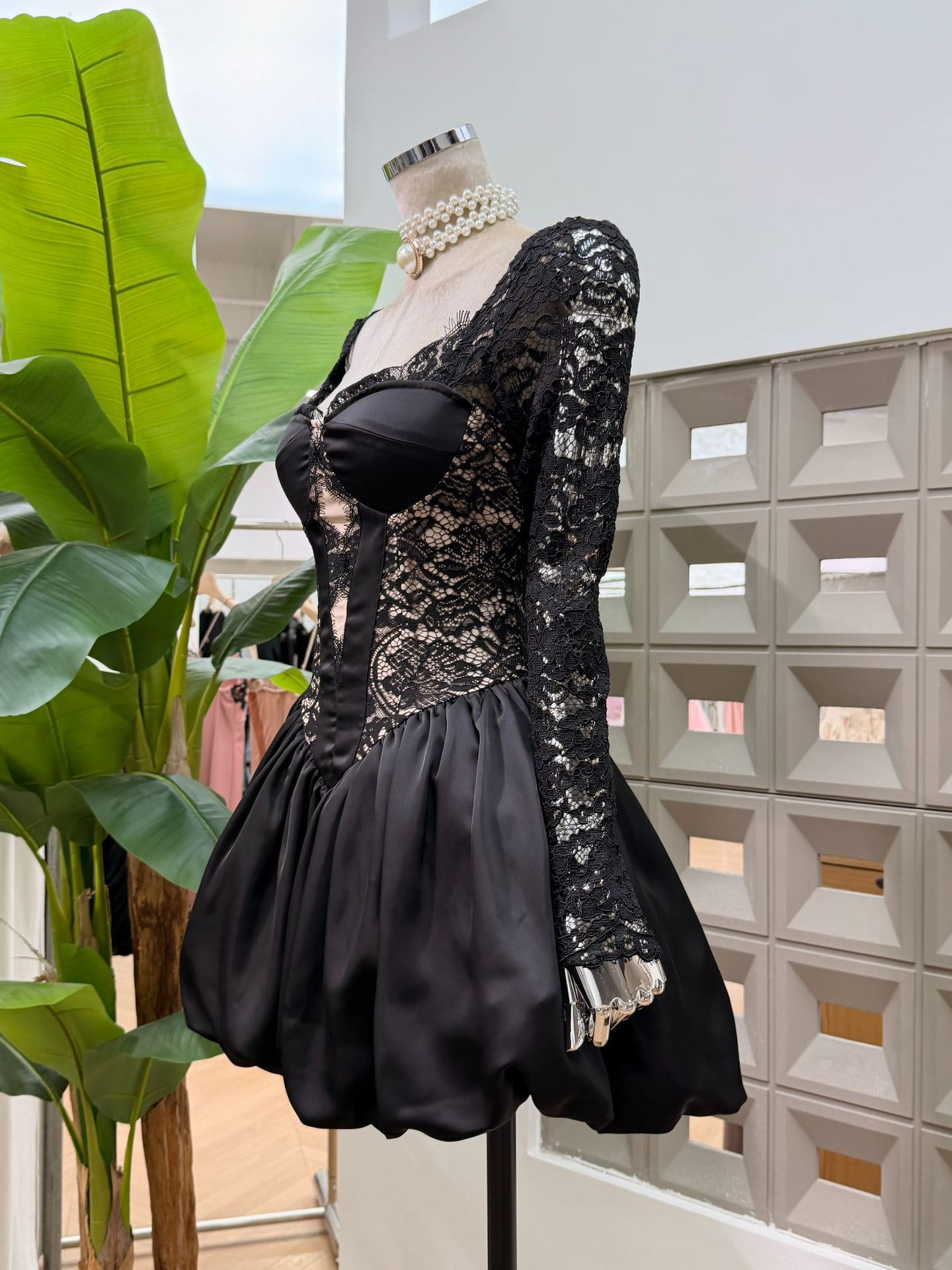 TWOTWINSTYLE Round Neck Long Sleeve Spliced Lace High Waist Sexy Dress