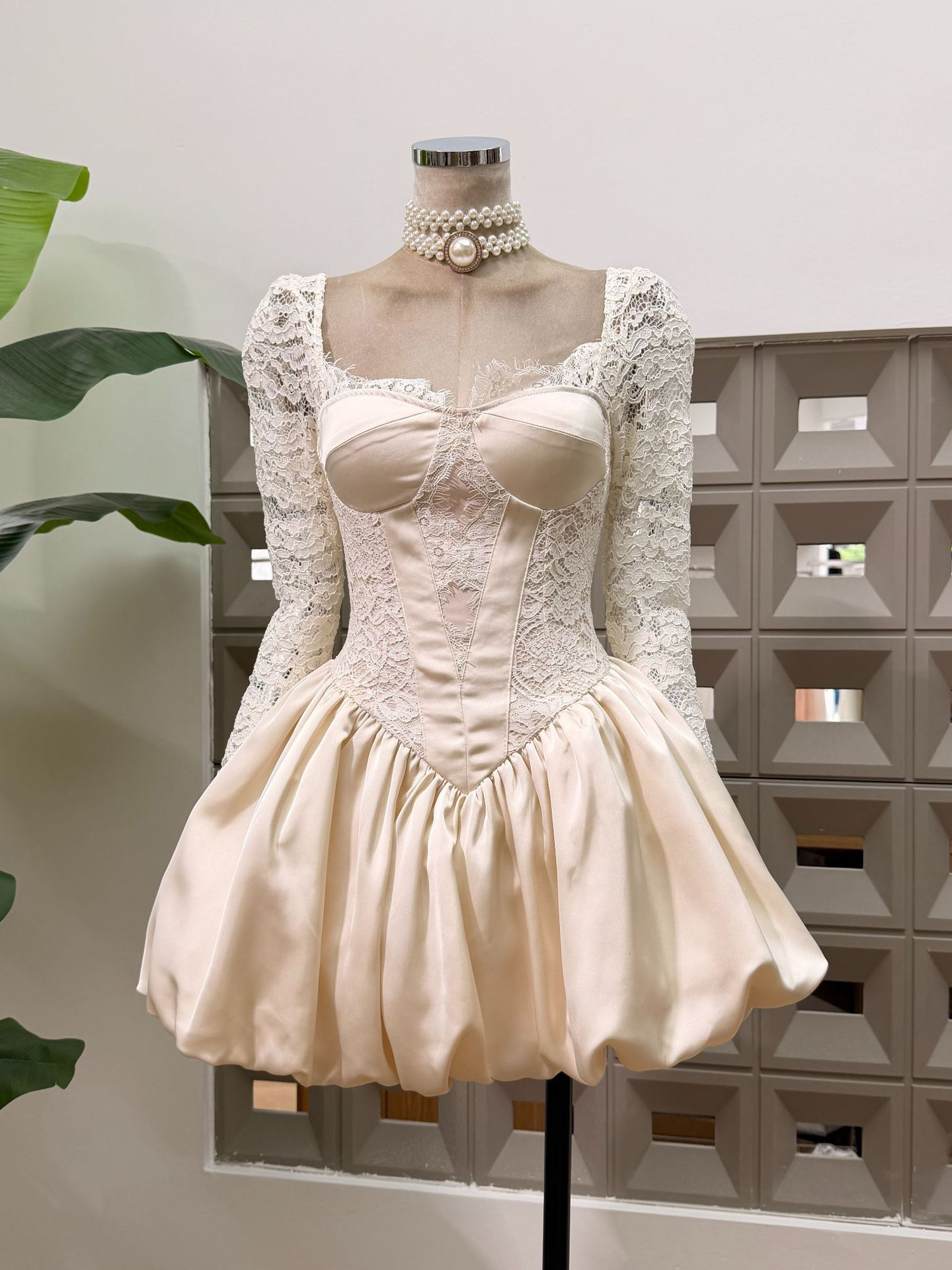 TWOTWINSTYLE Round Neck Long Sleeve Spliced Lace High Waist Sexy Dress