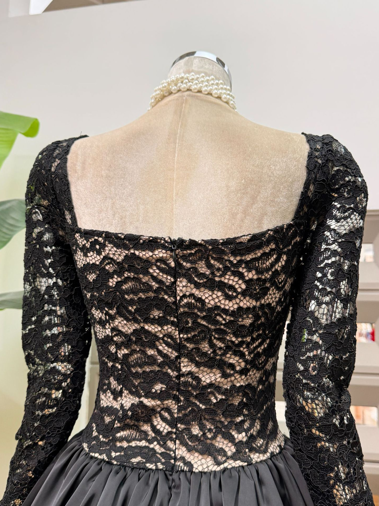 TWOTWINSTYLE Round Neck Long Sleeve Spliced Lace High Waist Sexy Dress
