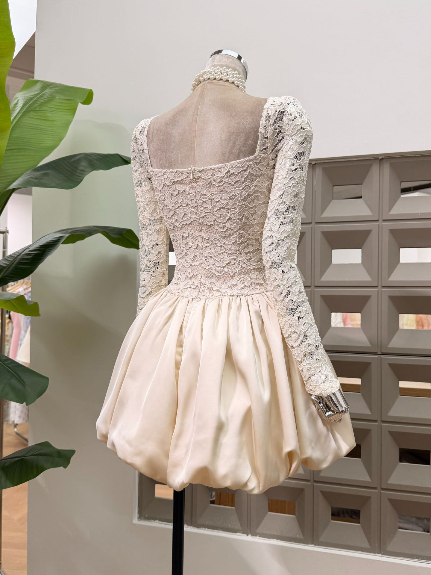 TWOTWINSTYLE Round Neck Long Sleeve Spliced Lace High Waist Sexy Dress