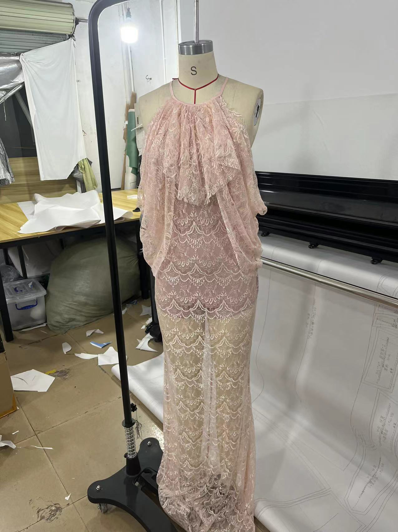 TWOTWINSTYLE Off Shoulder Around The Neck Lace Elegant Dress