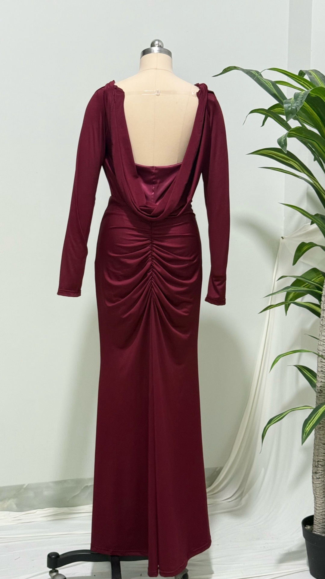 TWOTWINSTYLE Square Neckline Long Sleeve High Waist Pleated Design Dress