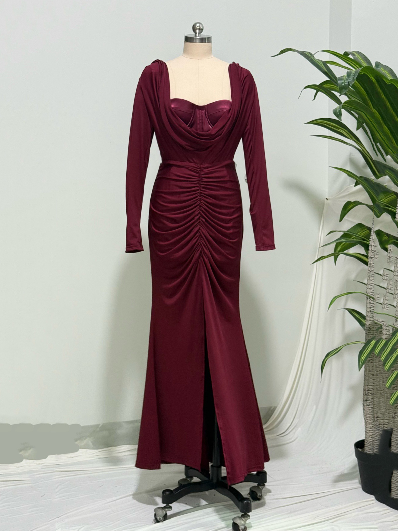 TWOTWINSTYLE Square Neckline Long Sleeve High Waist Pleated Design Dress