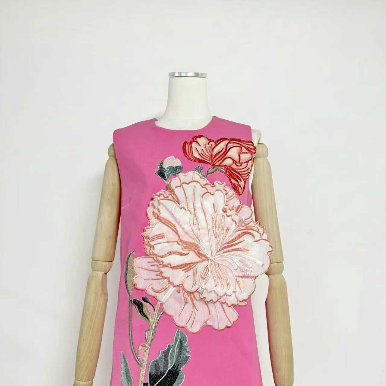TWOTWINSTYLE Round Neck Sleeveless Patchwork Appliques Chic Dress