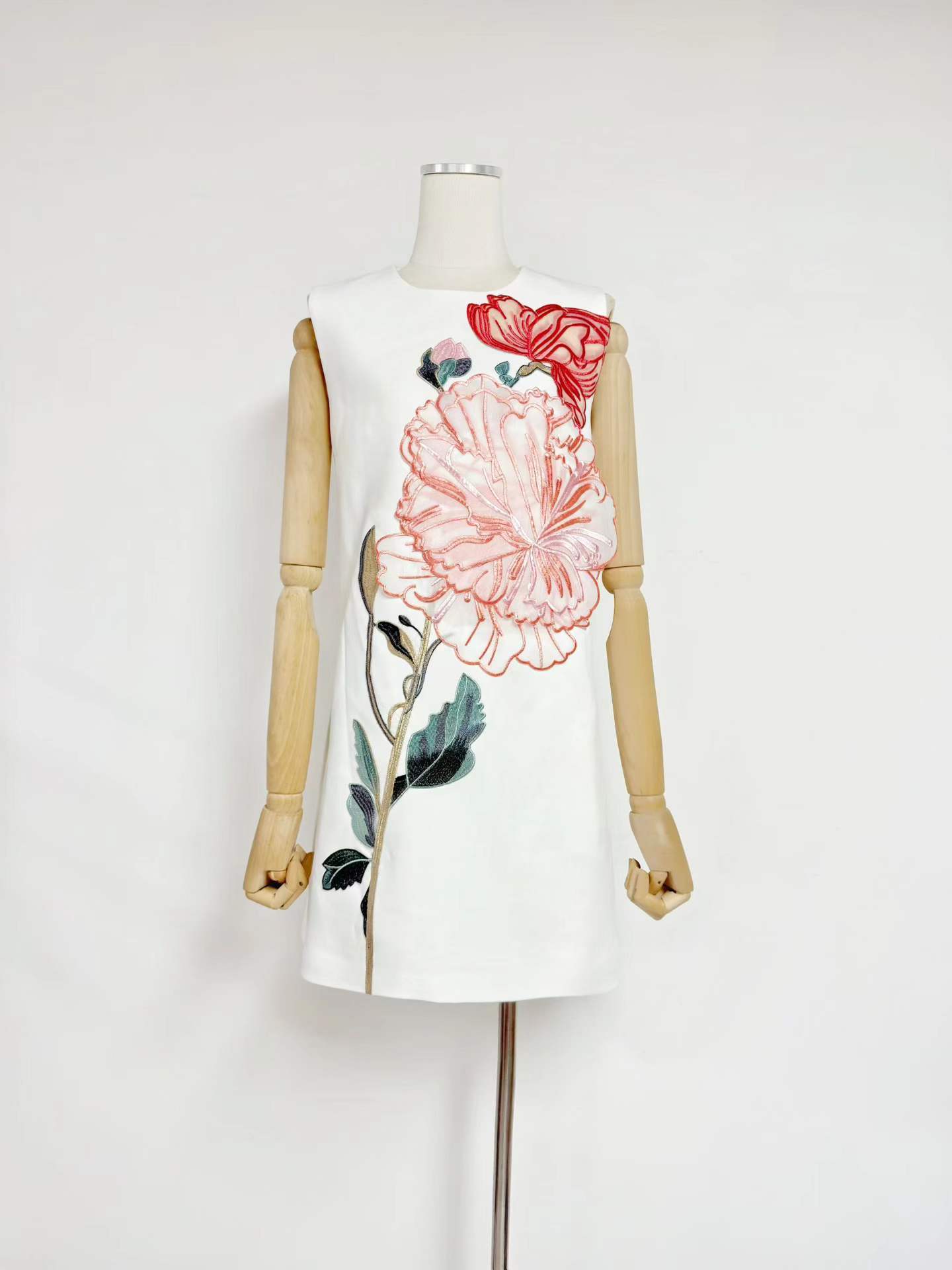 TWOTWINSTYLE Round Neck Sleeveless Patchwork Appliques Chic Dress