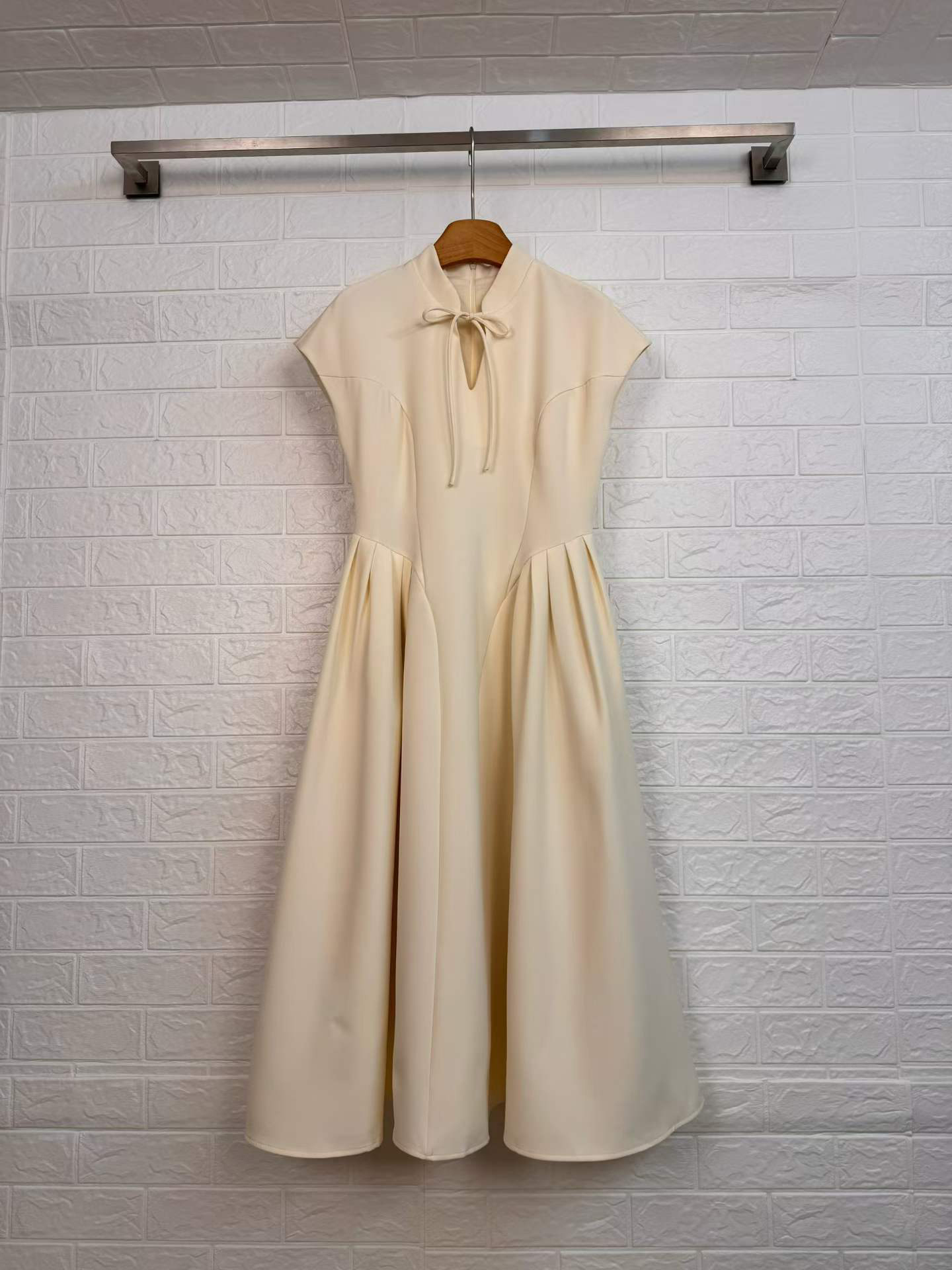 TWOTWINSTYLE Stand Collar Short Sleeve Tunic Pleated Elegant A-Line Dress
