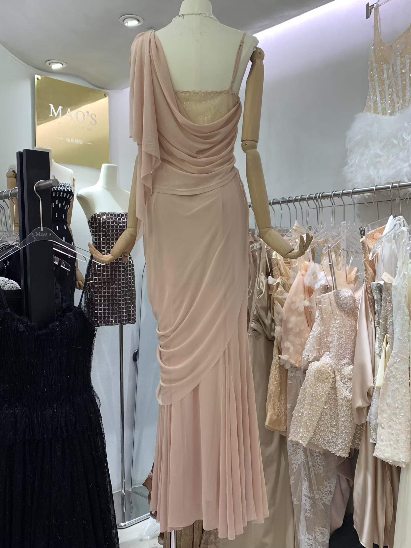 TWOTWINSTYLE Off Shoulder Bare Midriff Pleated Spliced Flower Elegant Dress