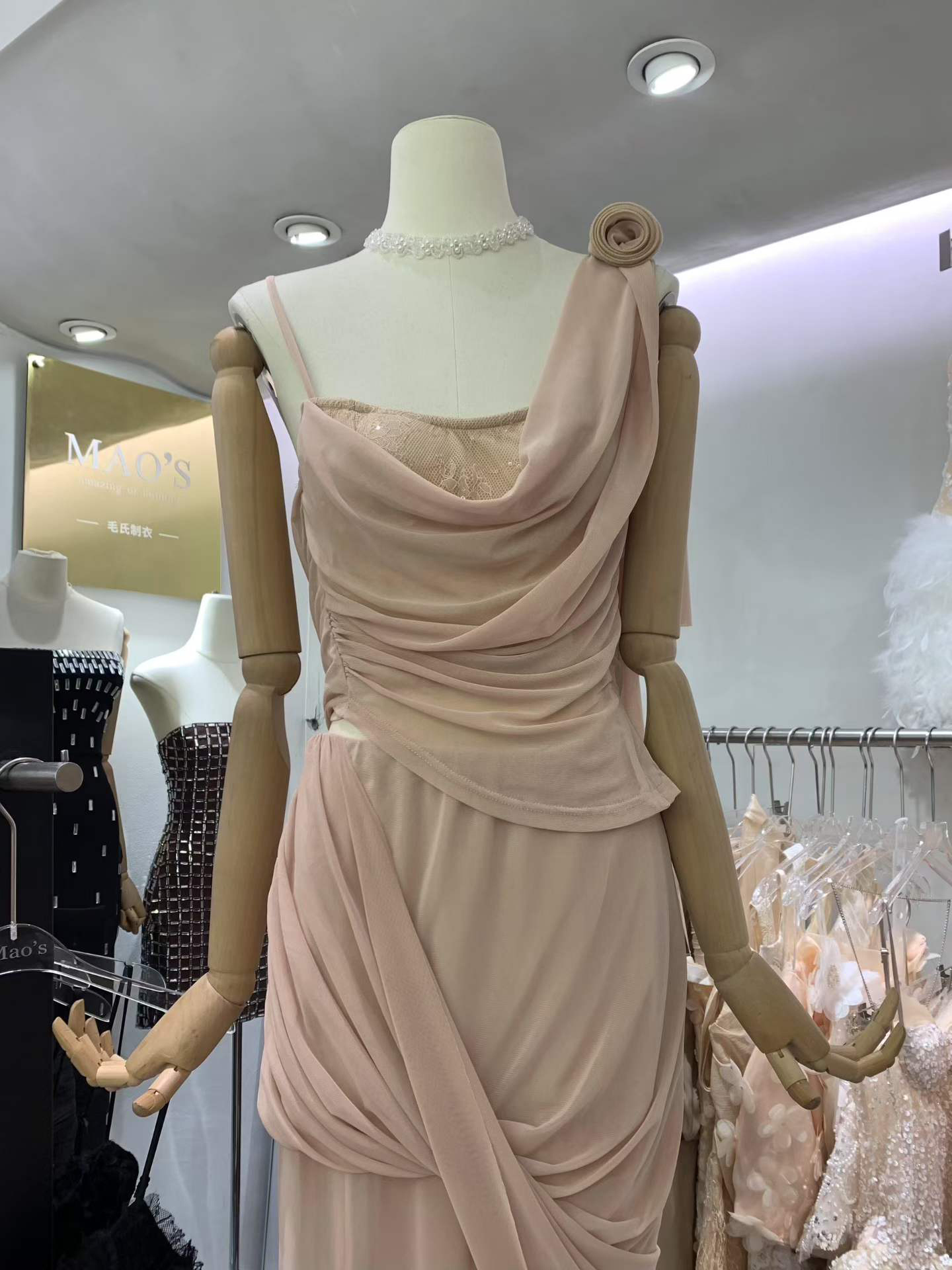 TWOTWINSTYLE Off Shoulder Bare Midriff Pleated Spliced Flower Elegant Dress