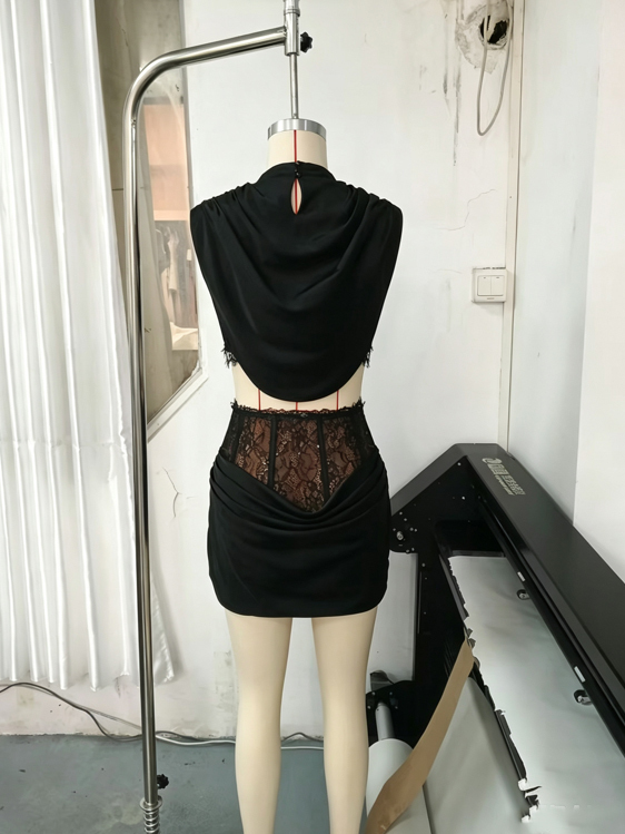 TWOTWINSTYLE Stand Collar Sleeveless Crop Top Spliced Lace Design Dress