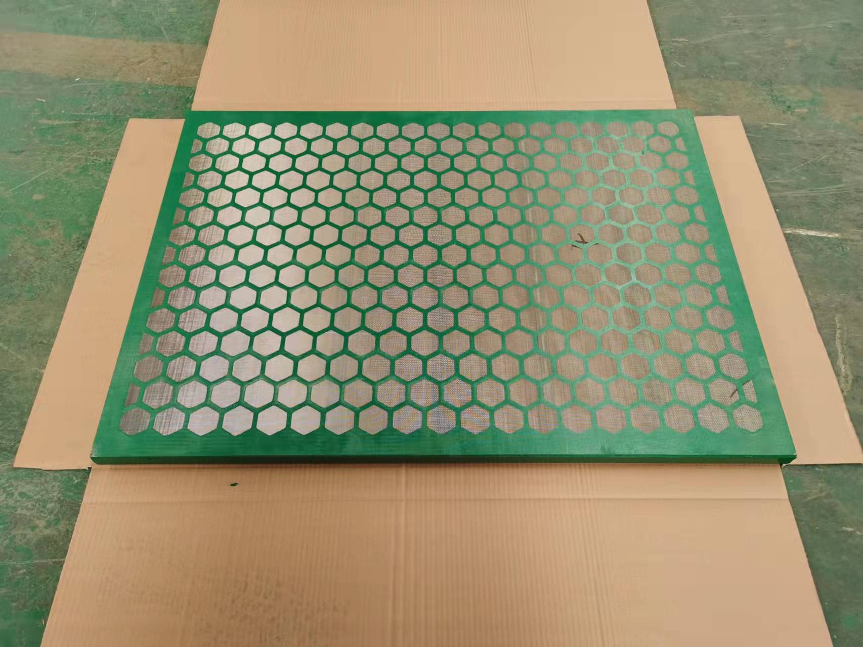 Hexagon tipo shale shaker Screen tiene más capacidad de tratamiento que el tipo de triángulo original.