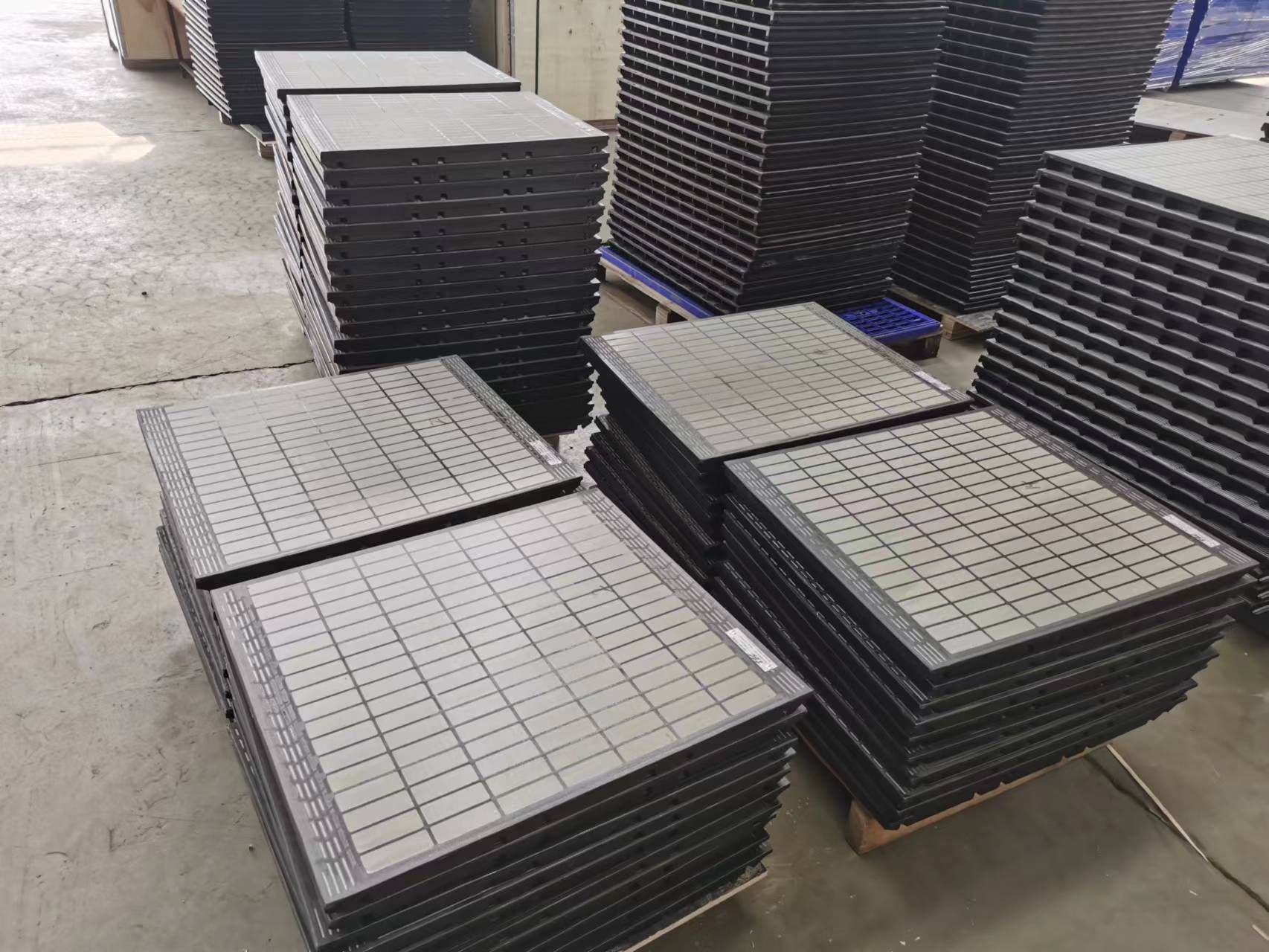 Swaco MD-3 shale shaker screens were deliveried to repeat clients