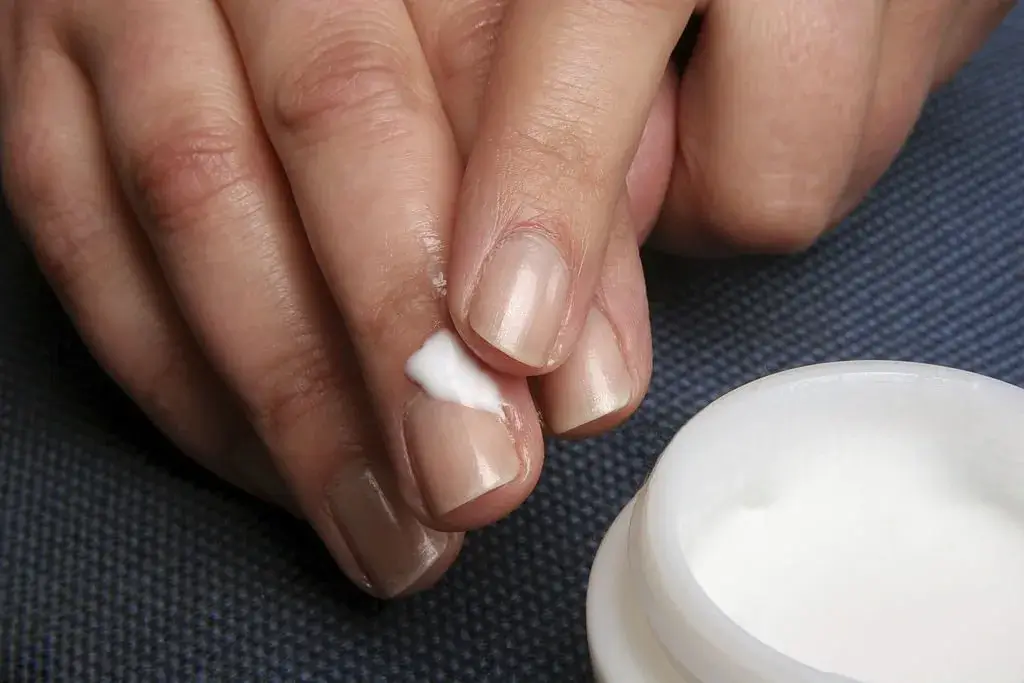 Moisturizing nails