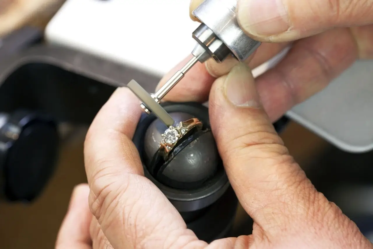 Can the jewelry micromotor handle various materials like gems?