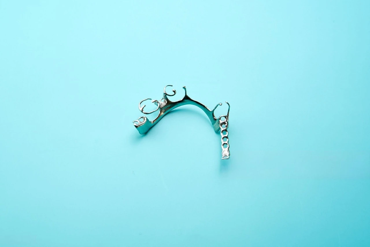 How to Cut Co-Cr Without Stalling Your Dental Micromotor