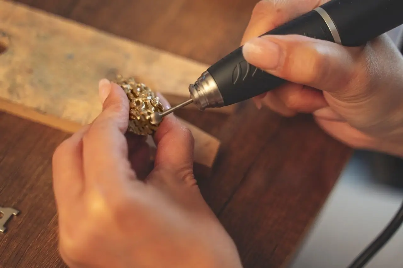 What Really Matters When Jewelers Buy a Micromotor