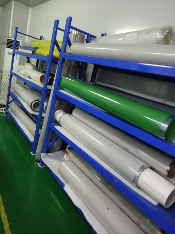 Selfadhesive smart film